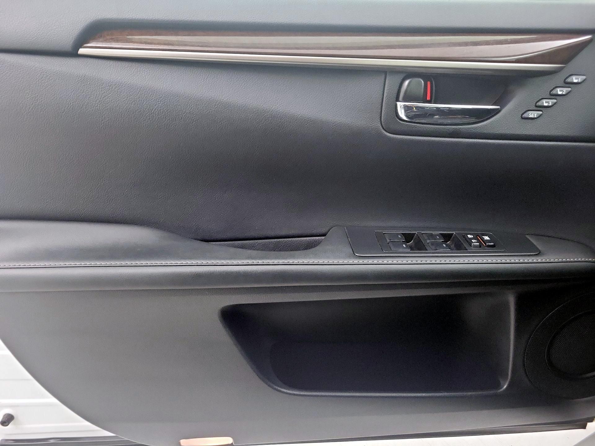 Thumbnail: 2014 Lexus ES - 12
