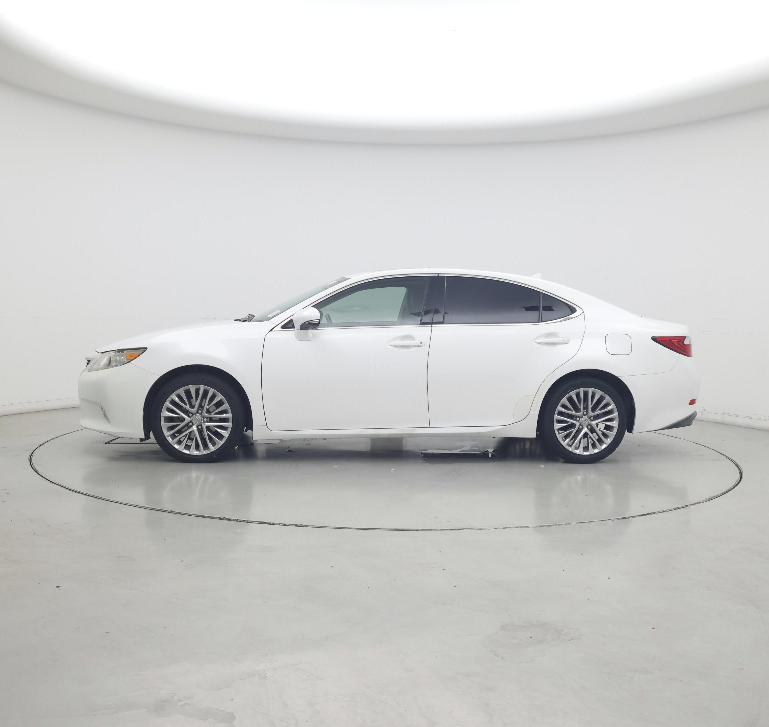 Thumbnail: 2014 Lexus ES - 3