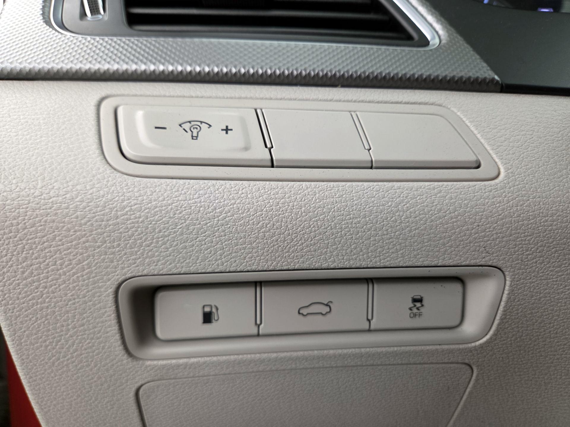 Thumbnail: 2016 Hyundai Sonata - 13