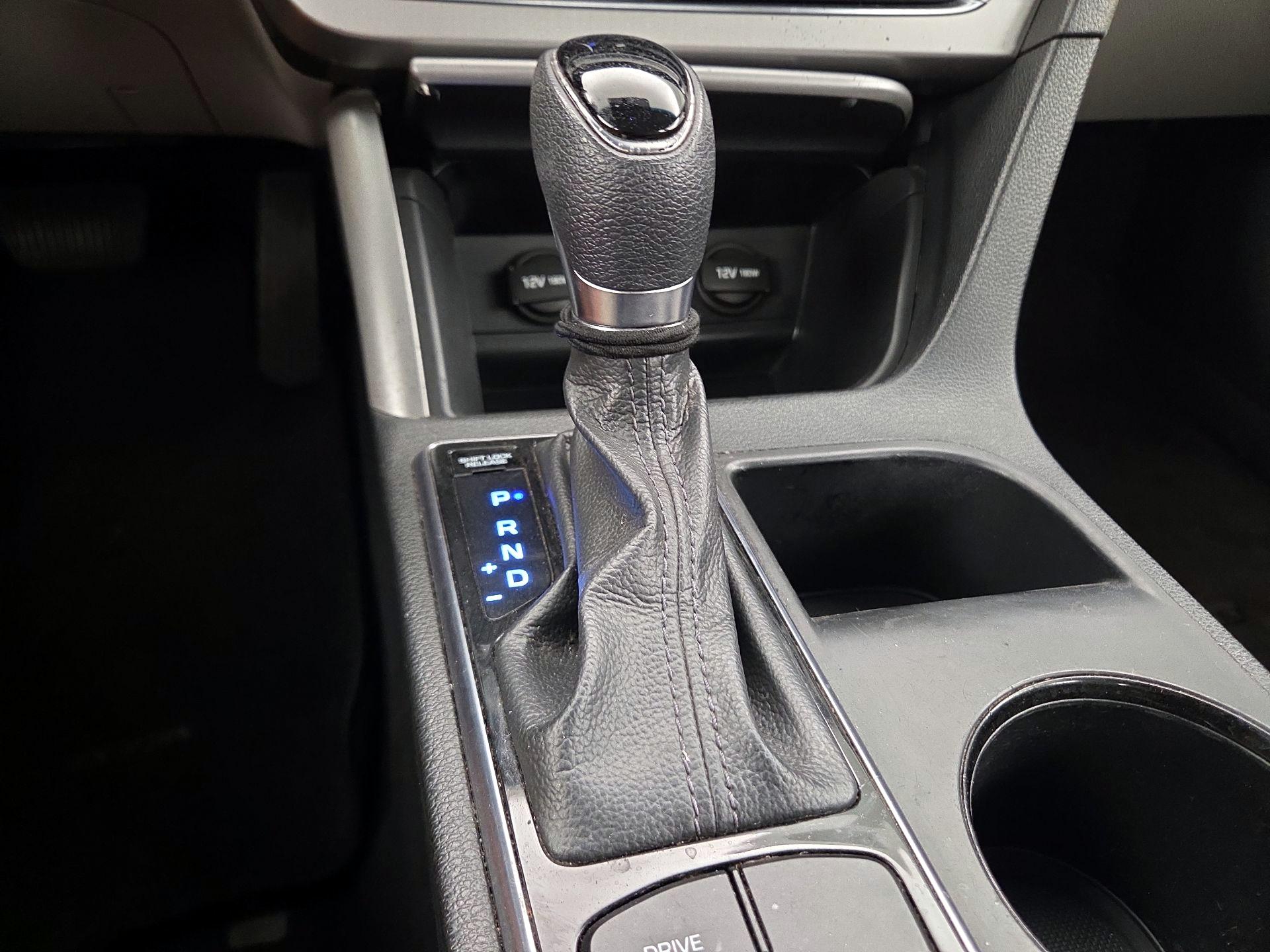 Thumbnail: 2016 Hyundai Sonata - 17