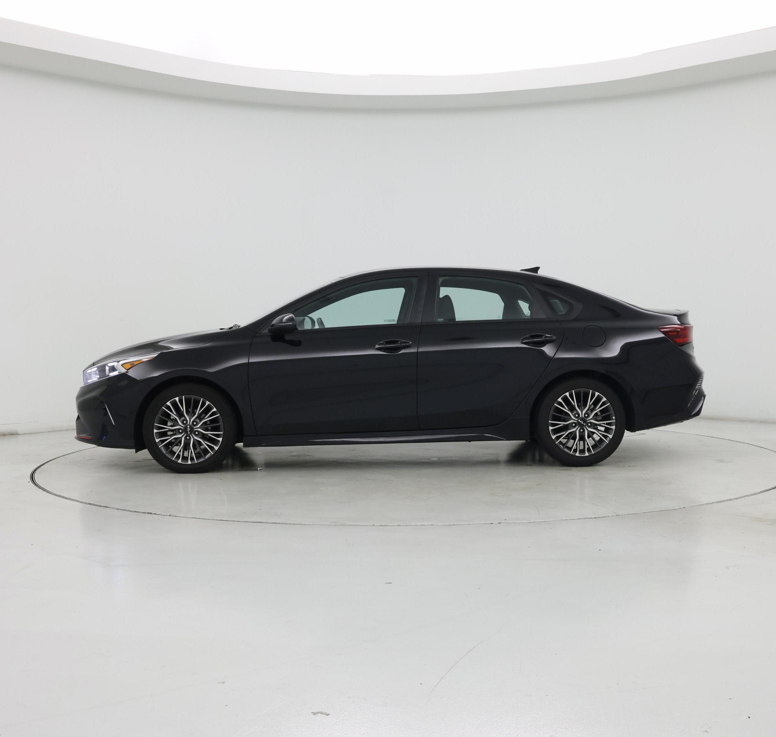 Thumbnail: 2023 Kia Forte - 3