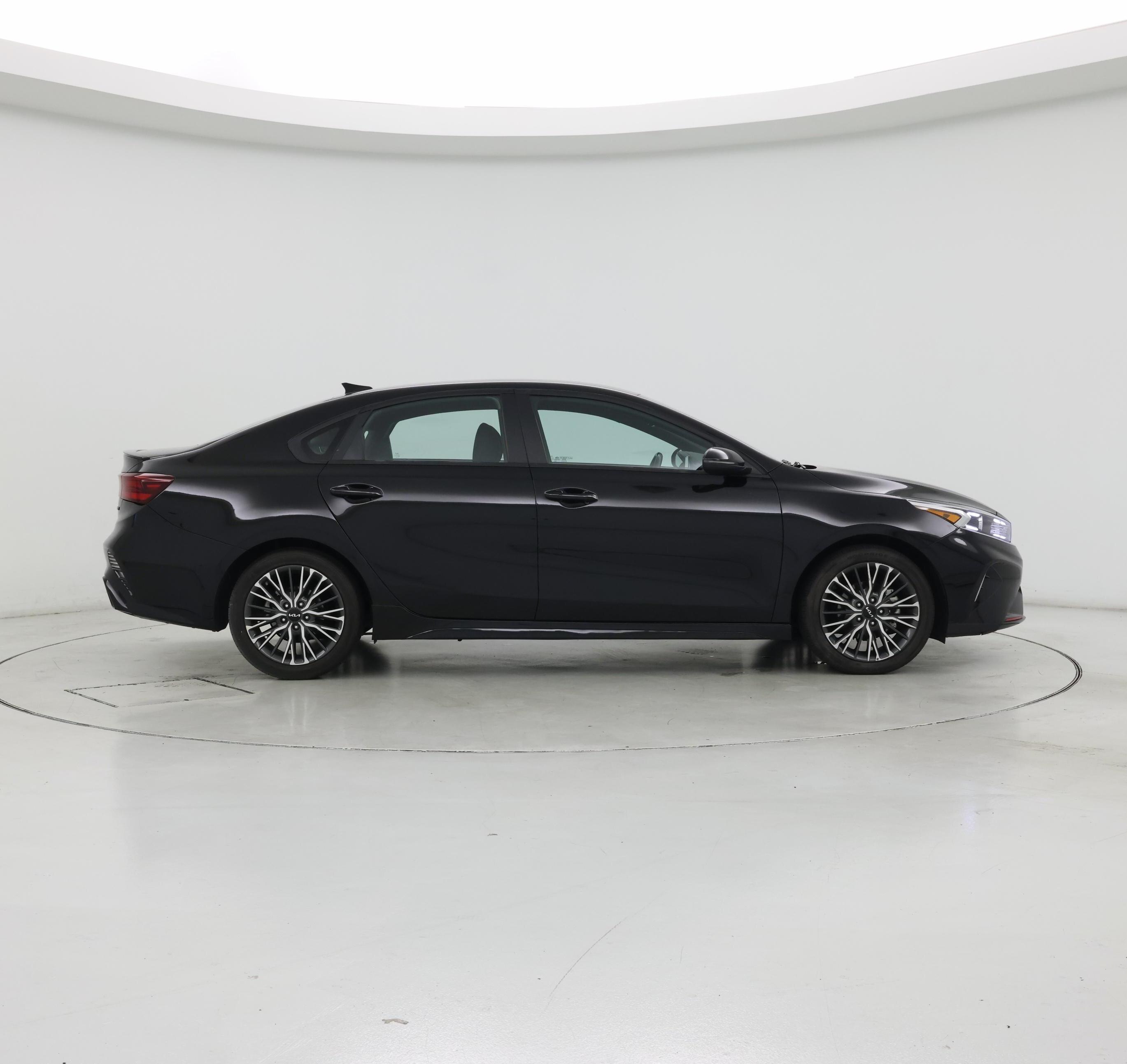 Thumbnail: 2023 Kia Forte - 7