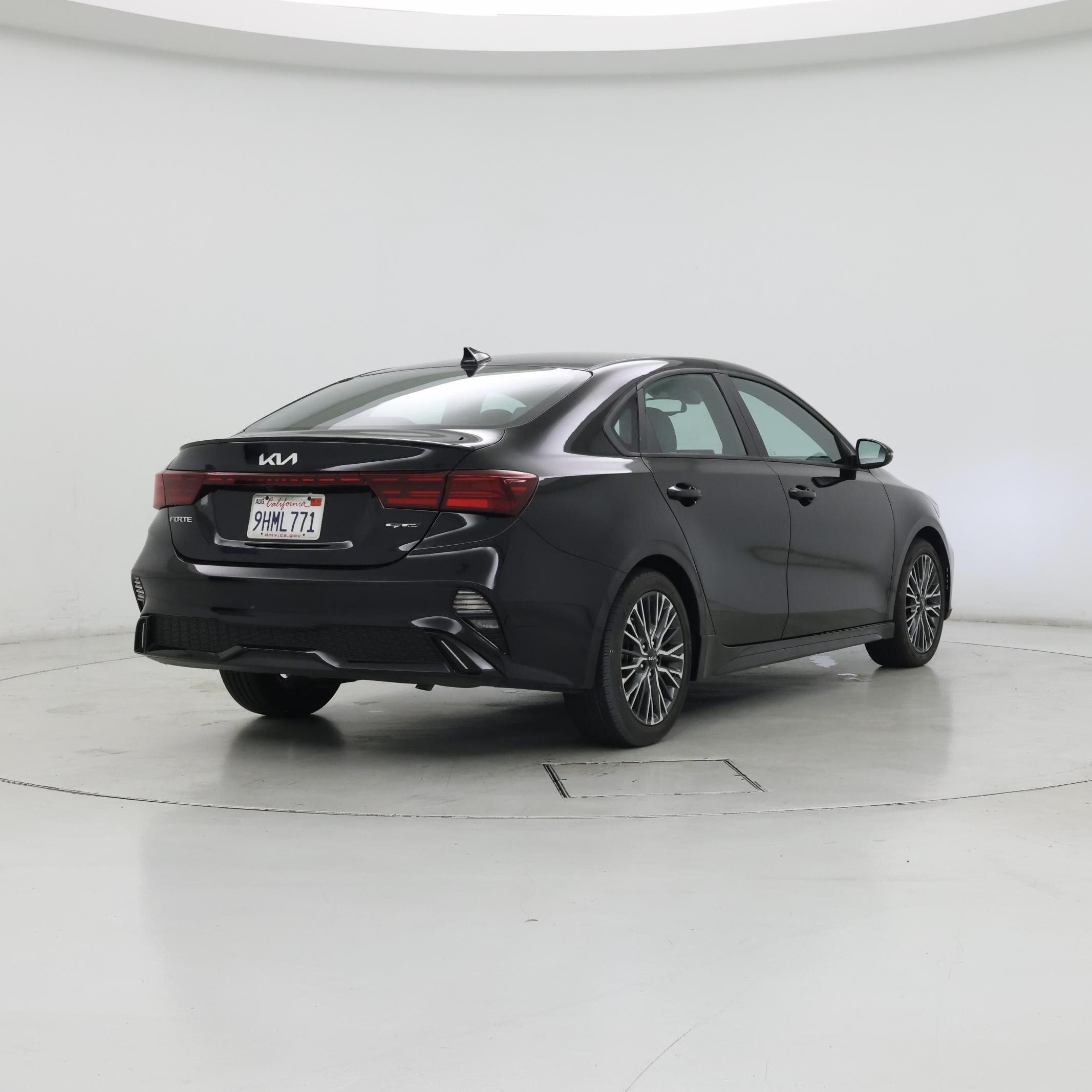 Thumbnail: 2023 Kia Forte - 8
