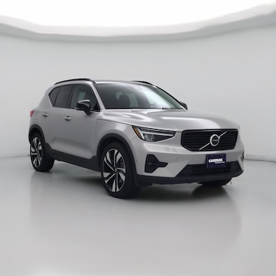 2023 Volvo XC40 B5 Ultimate Dark Theme