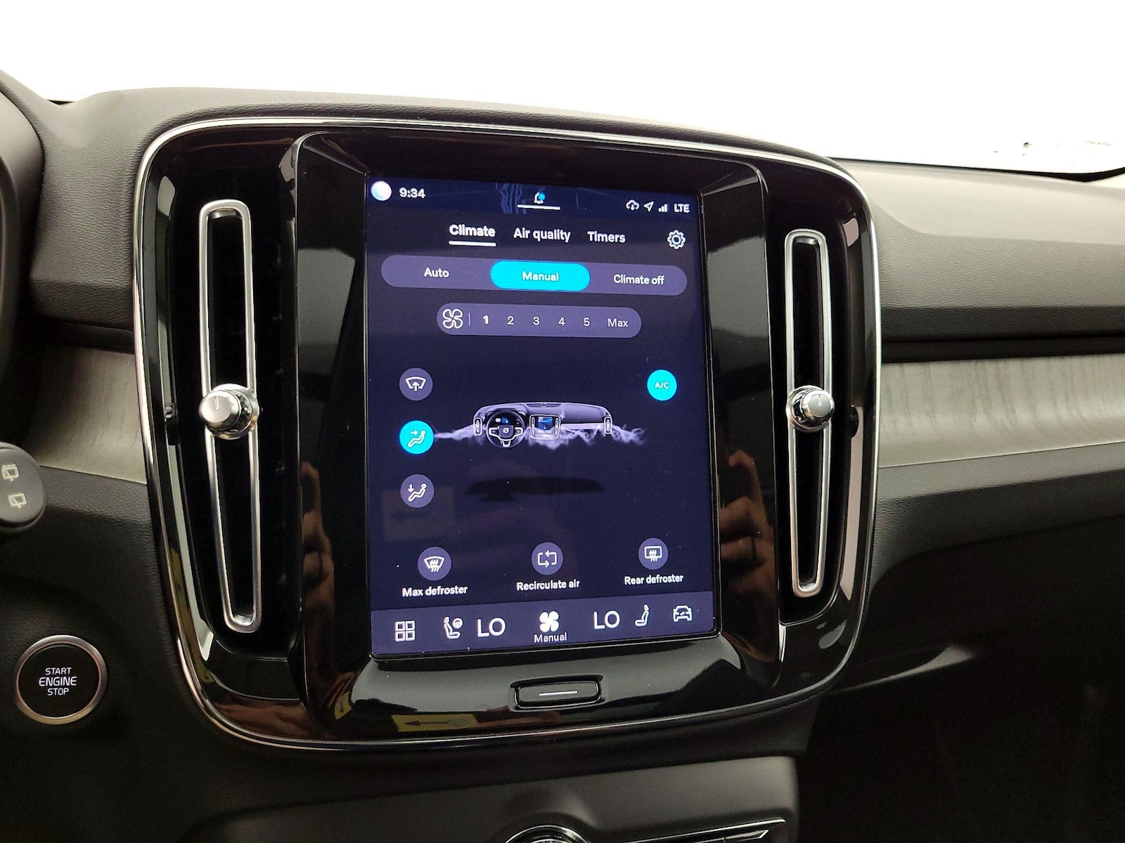 2023 Volvo XC40 Ultimate - Photo 17