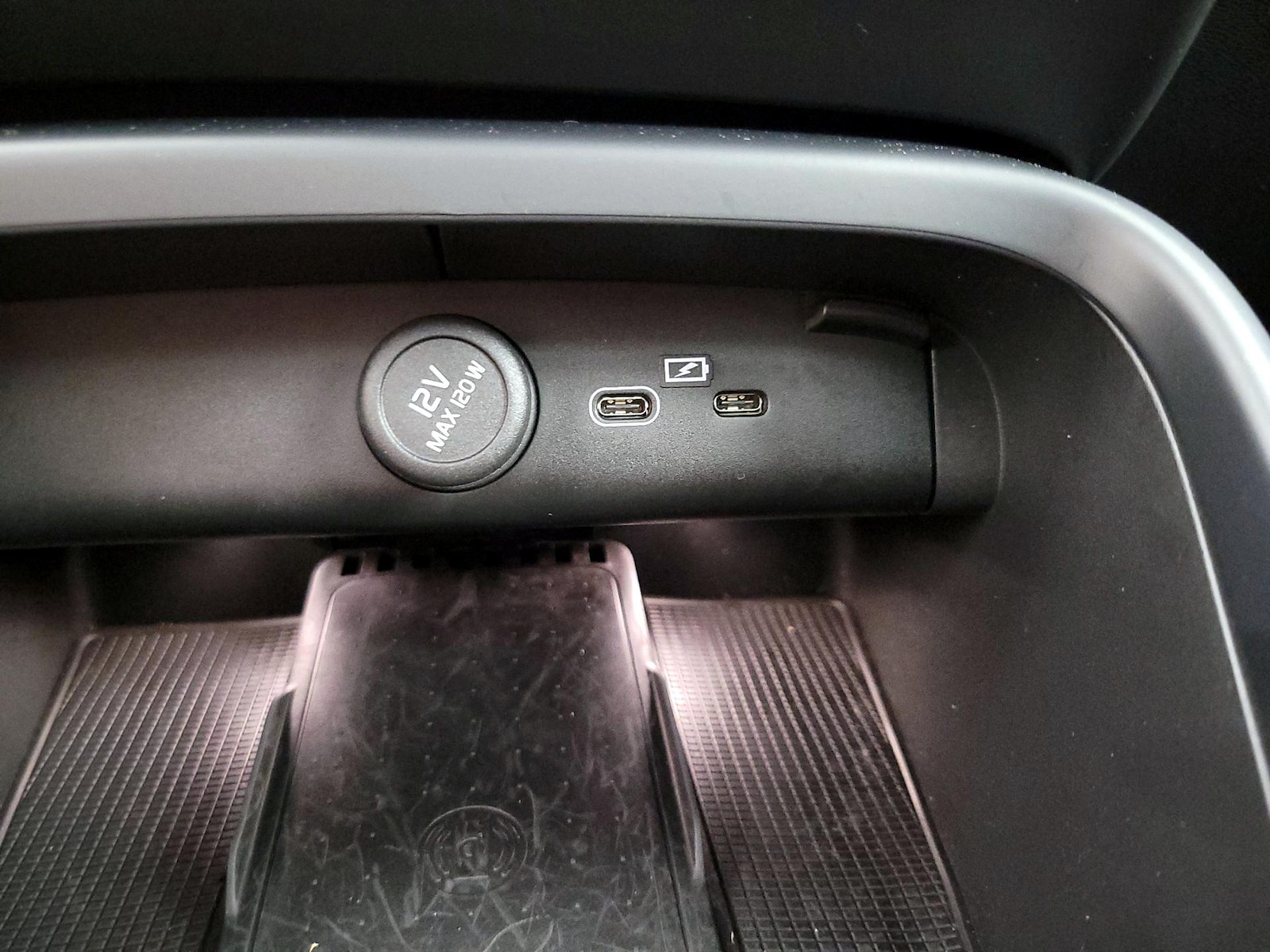 2023 Volvo XC40 Ultimate - Photo 19