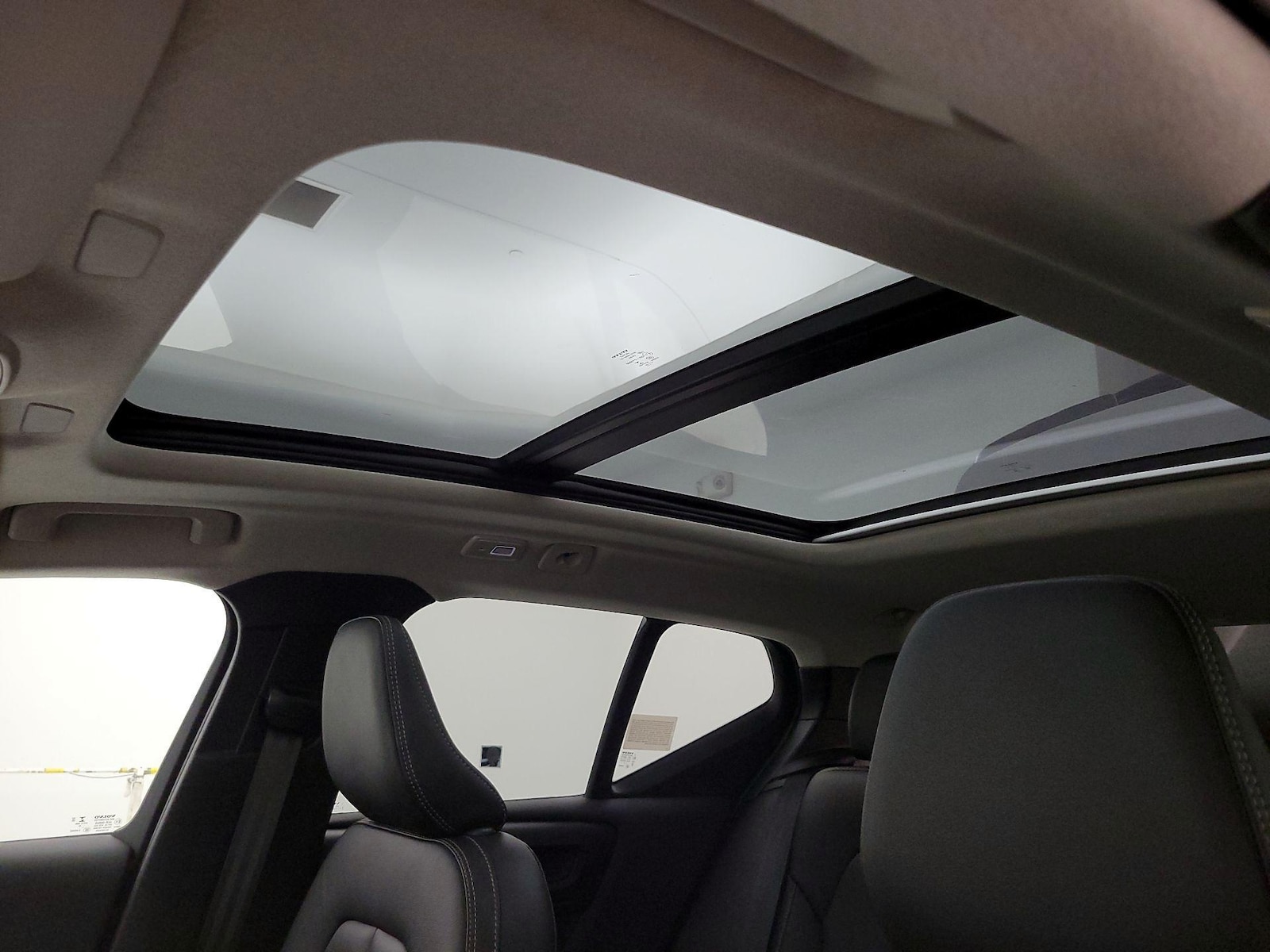 2023 Volvo XC40 Ultimate - Photo 20