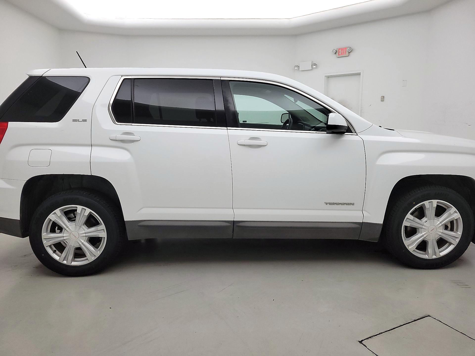 Thumbnail: 2017 GMC Terrain - 4