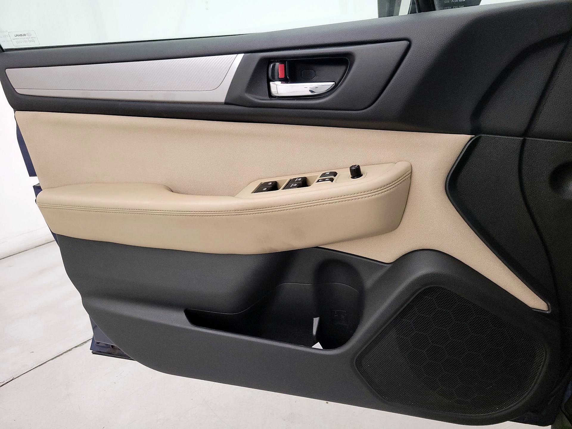 Thumbnail: 2015 Subaru Outback - 12