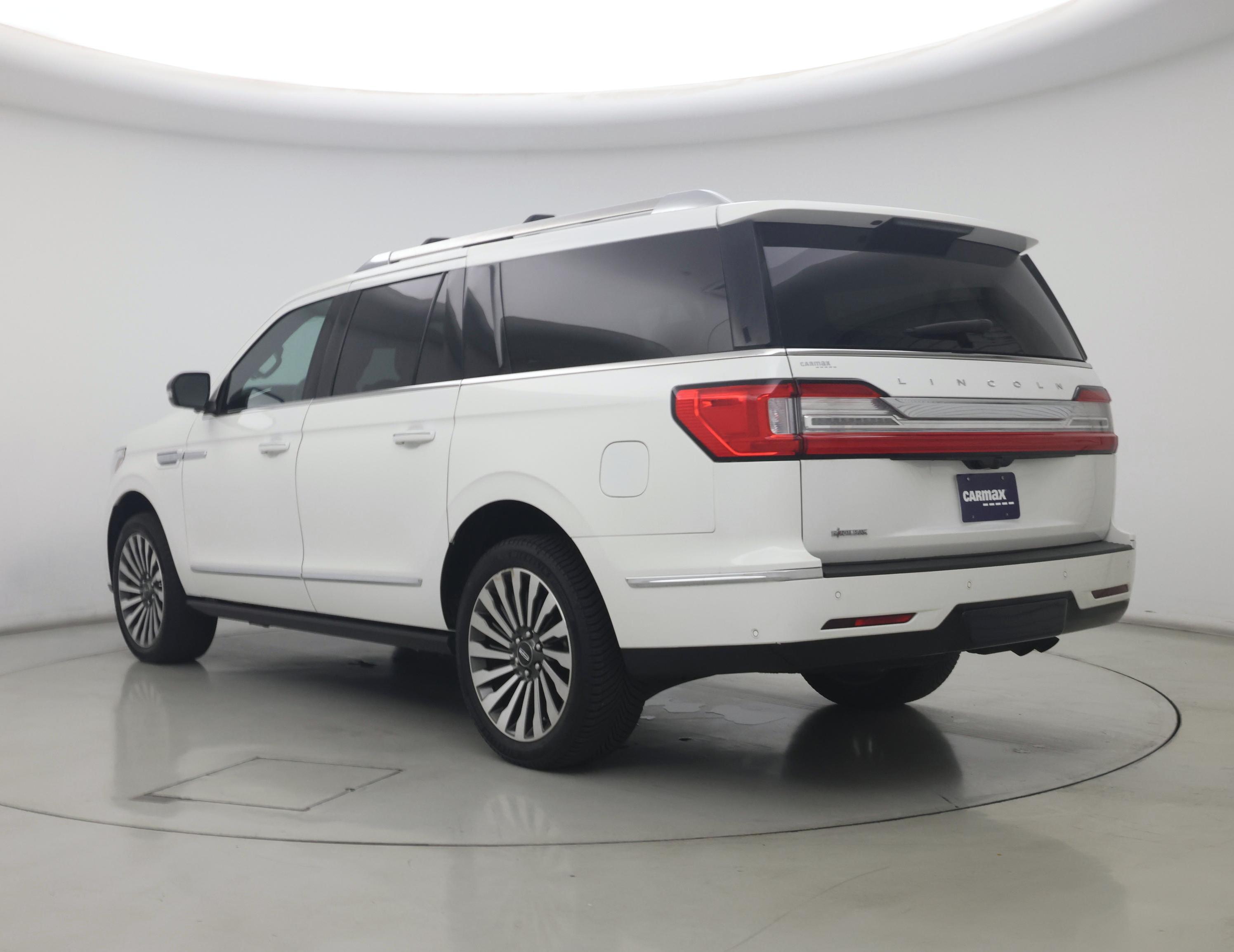 Thumbnail: 2021 Lincoln Navigator L - 2