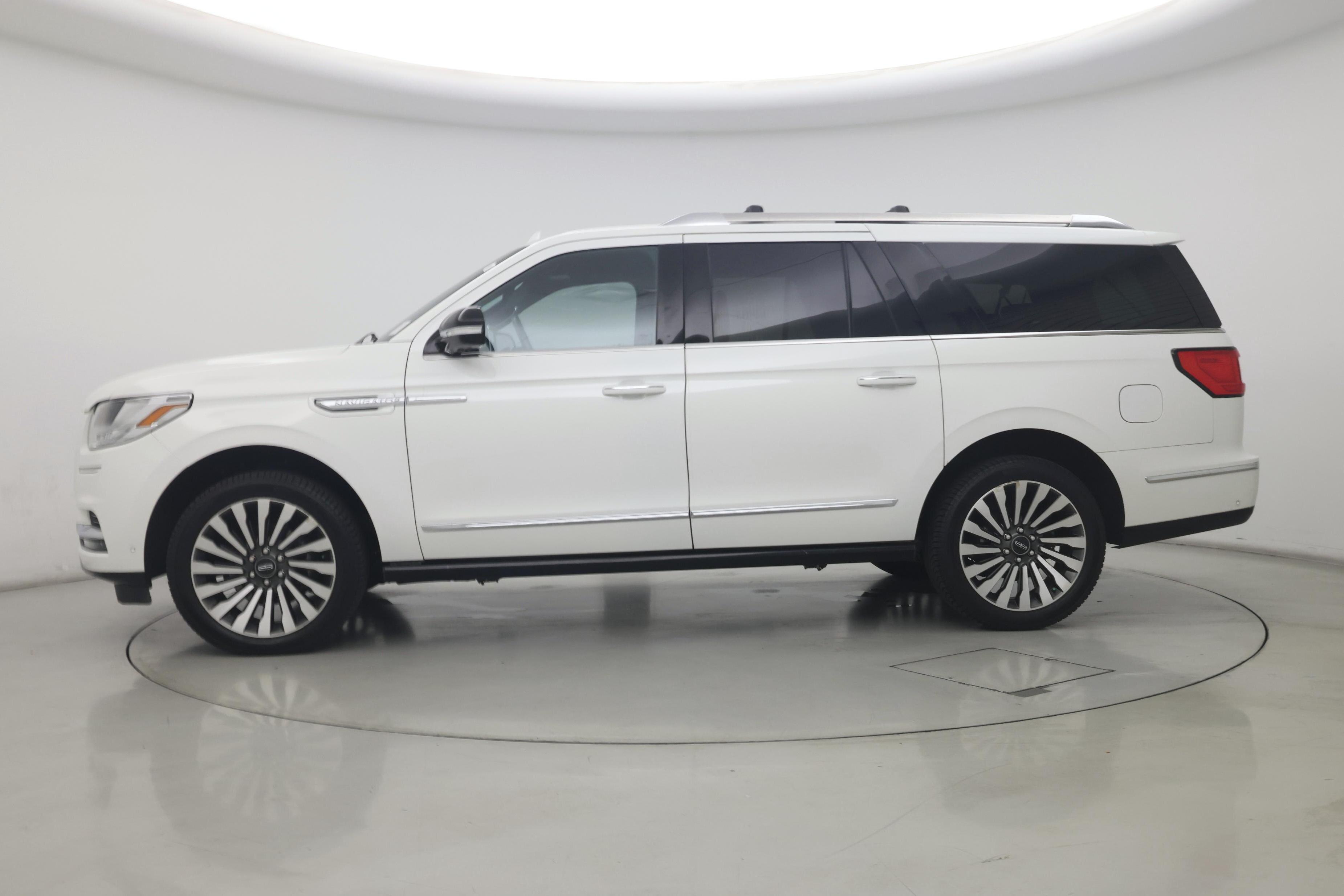 Thumbnail: 2021 Lincoln Navigator L - 3