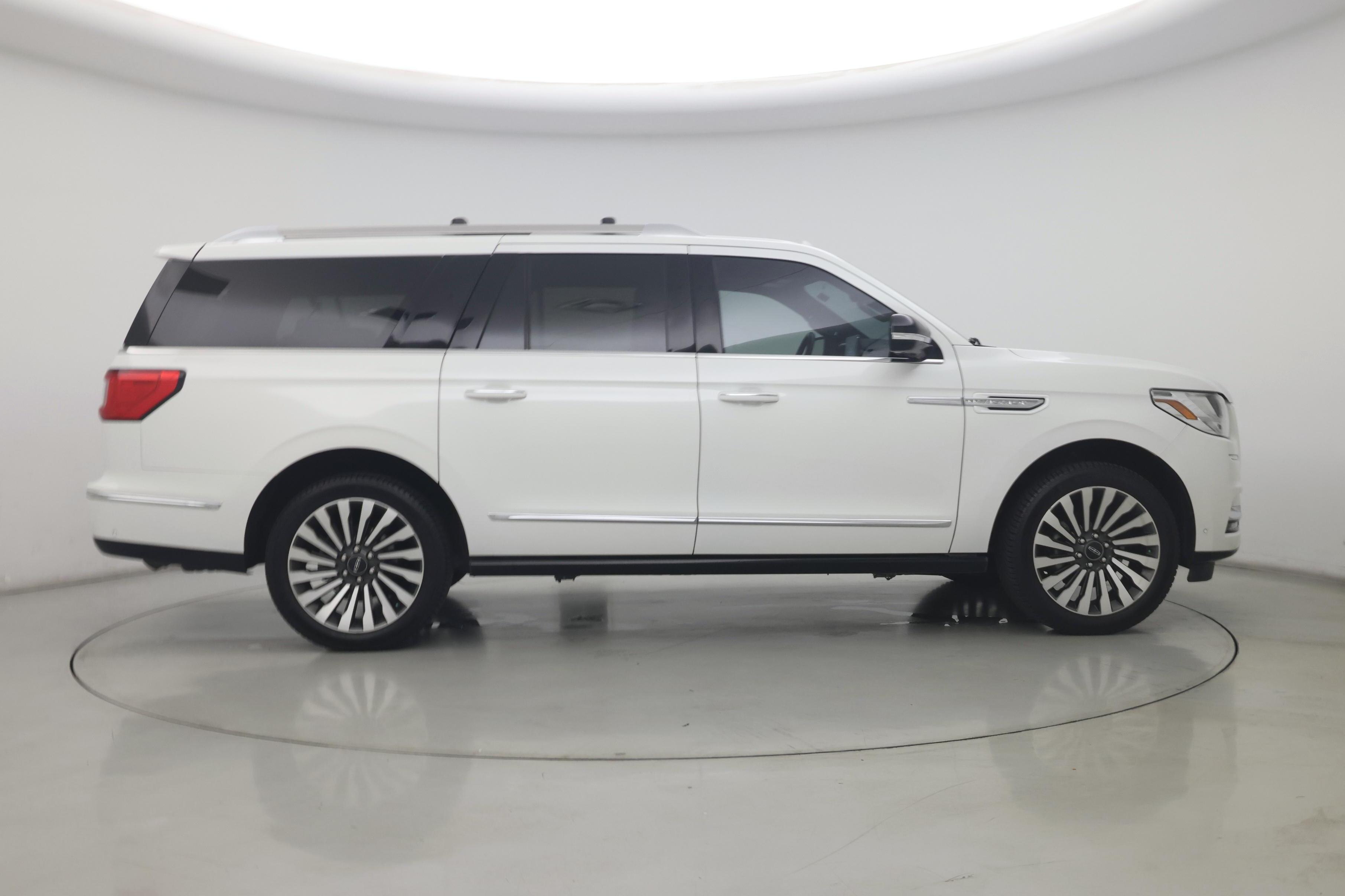 Thumbnail: 2021 Lincoln Navigator L - 7