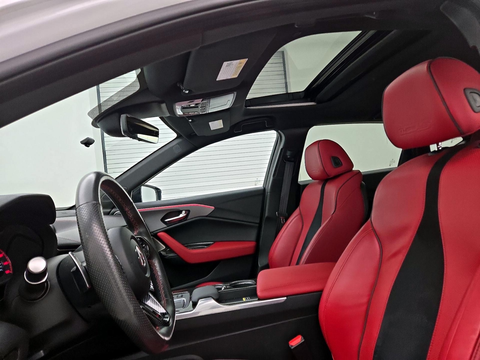 Sunroof(s) & Overhead Airbags