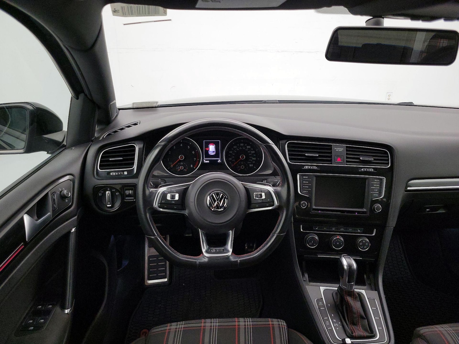 2016 Volkswagen Golf GTI SE - Photo 11