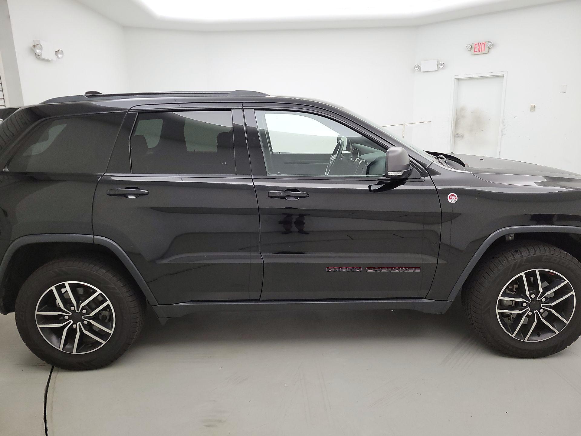 Thumbnail: 2019 Jeep Grand Cherokee - 4