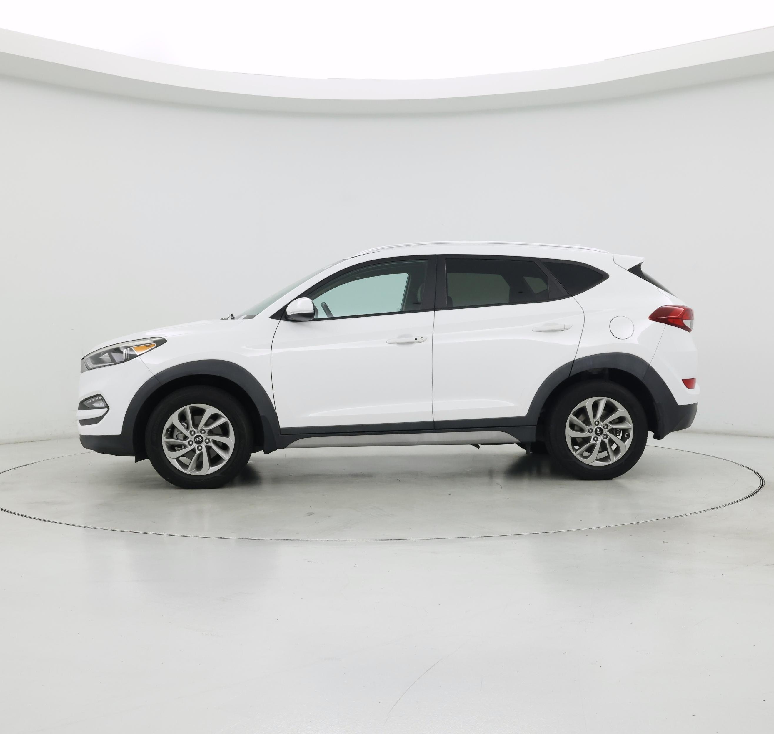 Thumbnail: 2017 Hyundai Tucson - 3