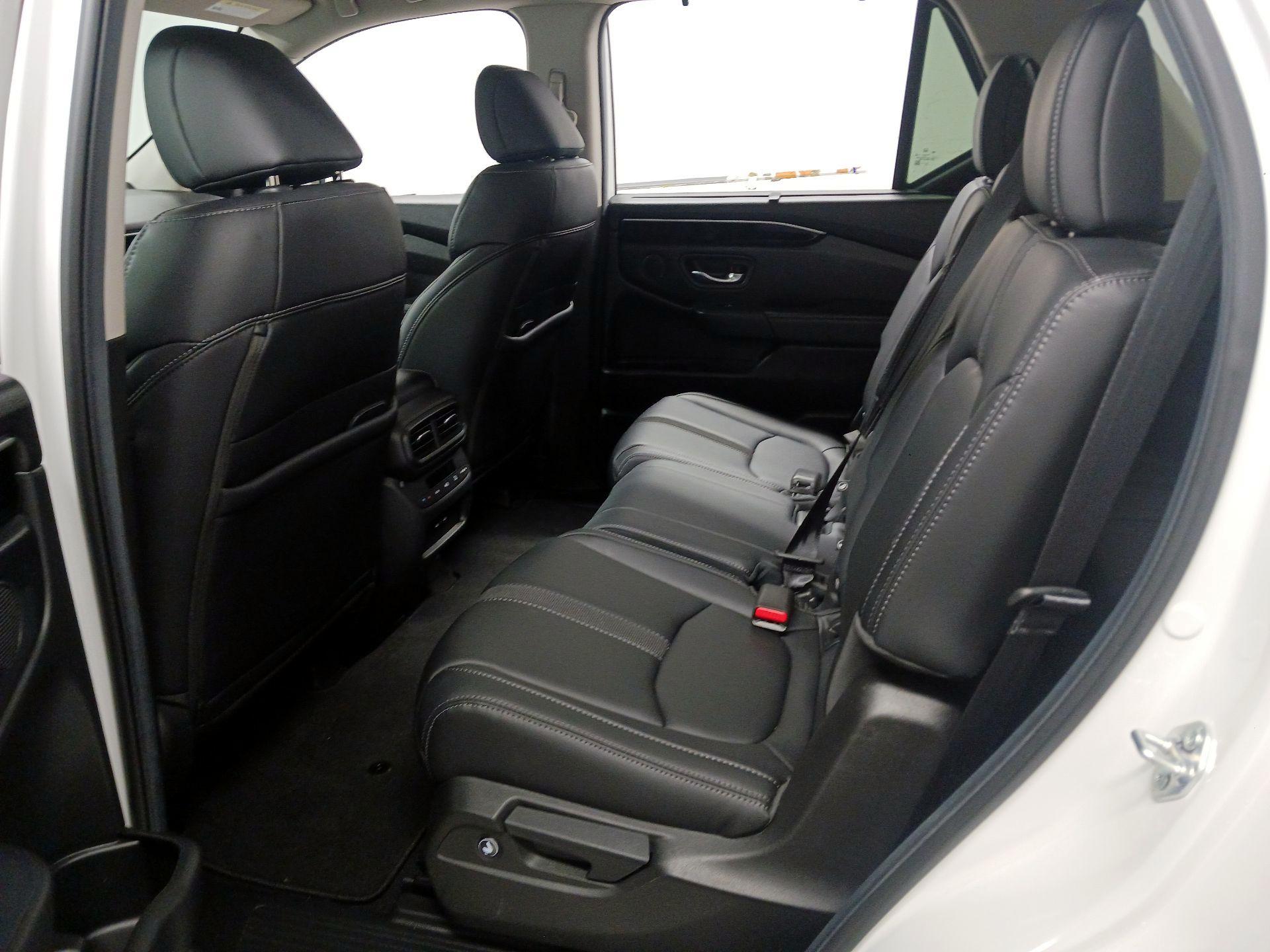 Thumbnail: 2025 Honda Pilot - 18