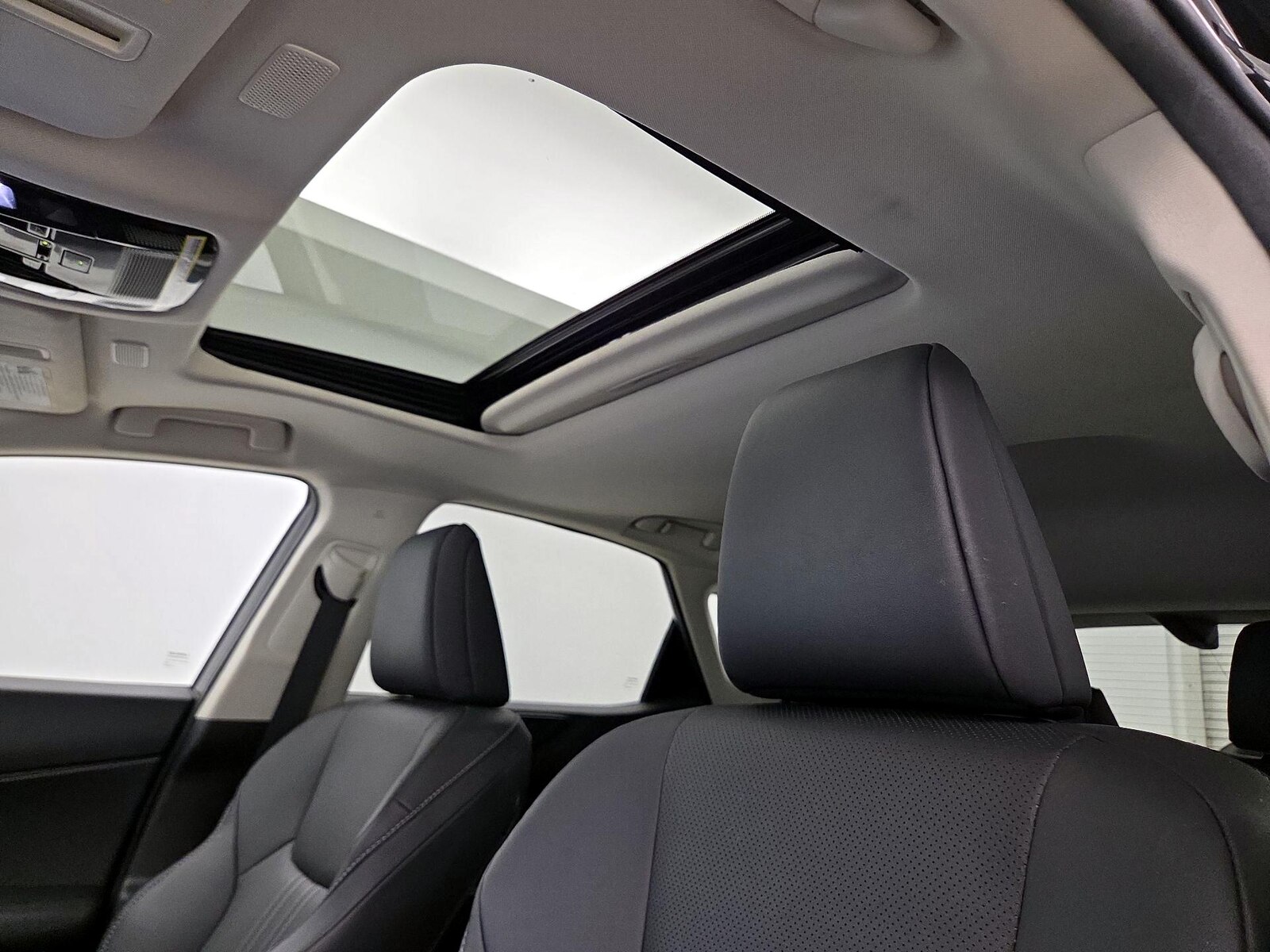Sunroof(s) & Overhead Airbags