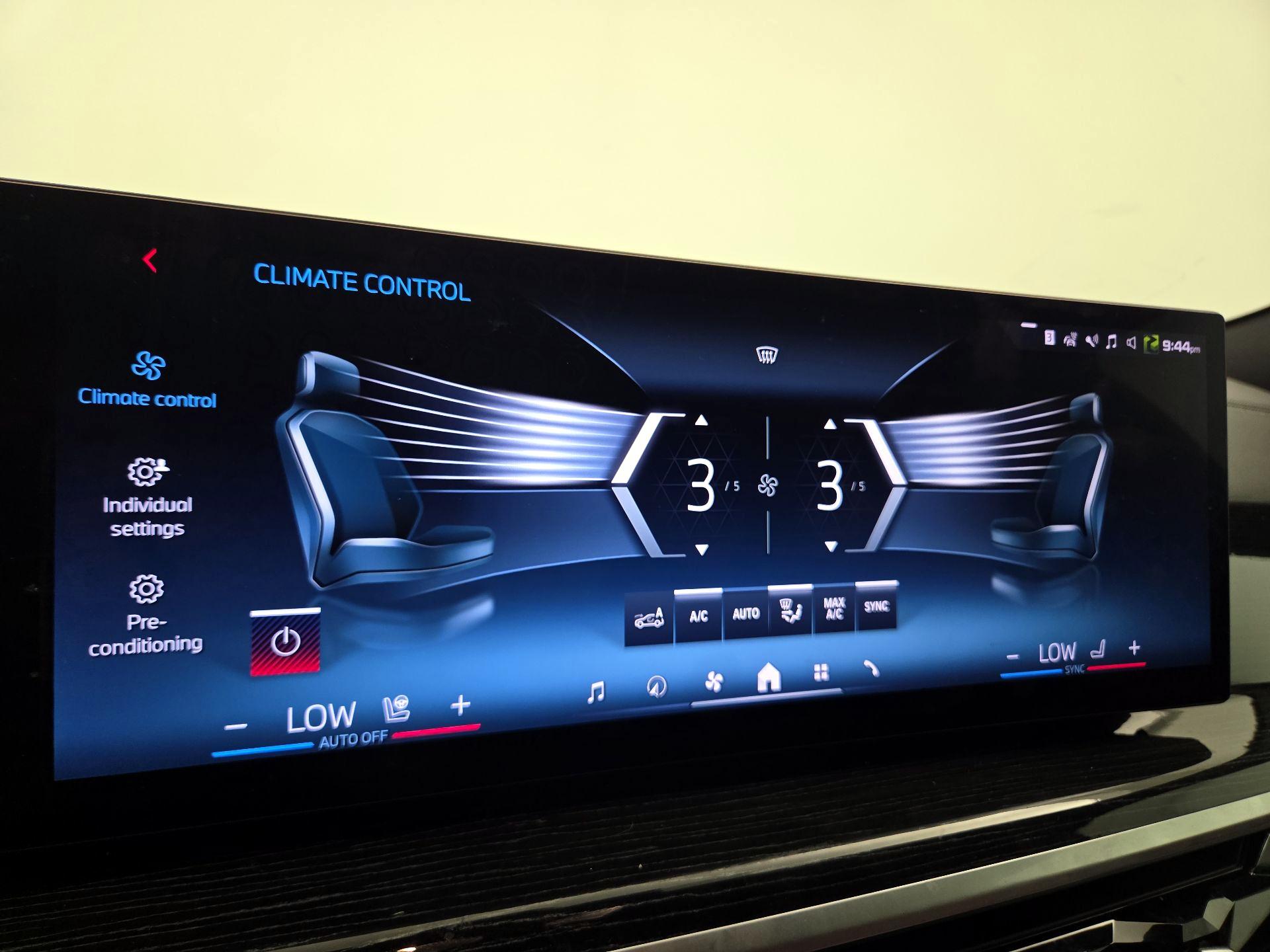 Thumbnail: 2024 BMW X6 - 17