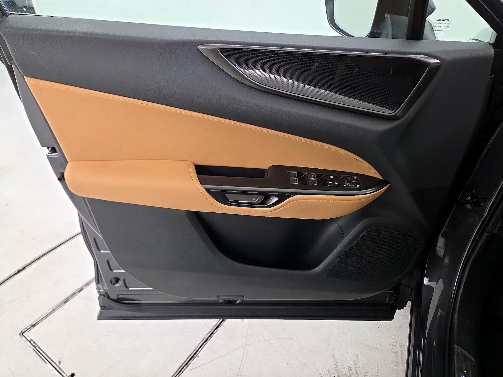 2024 Lexus NX 350 - Photo 13