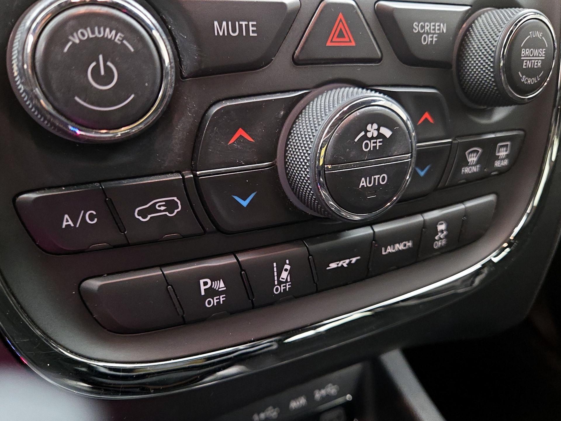 Thumbnail: 2018 Dodge Durango - 17