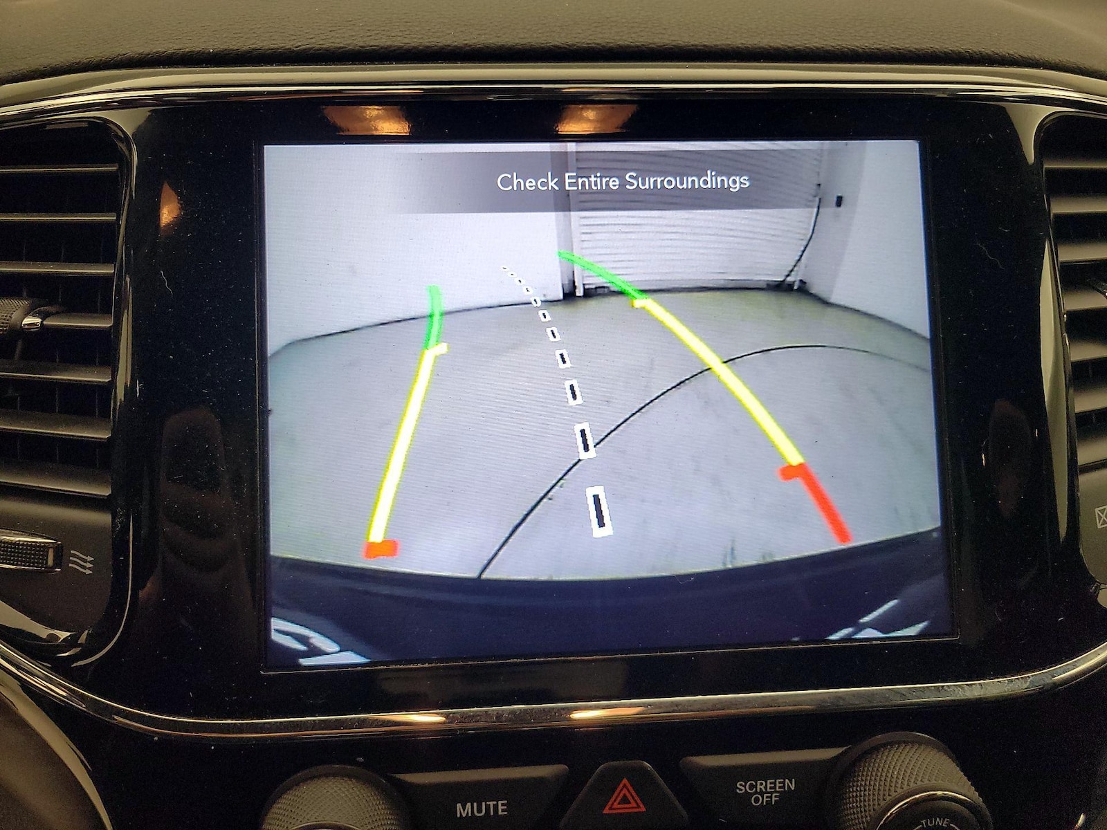 2020 Jeep Grand Cherokee Altitude - Photo 15