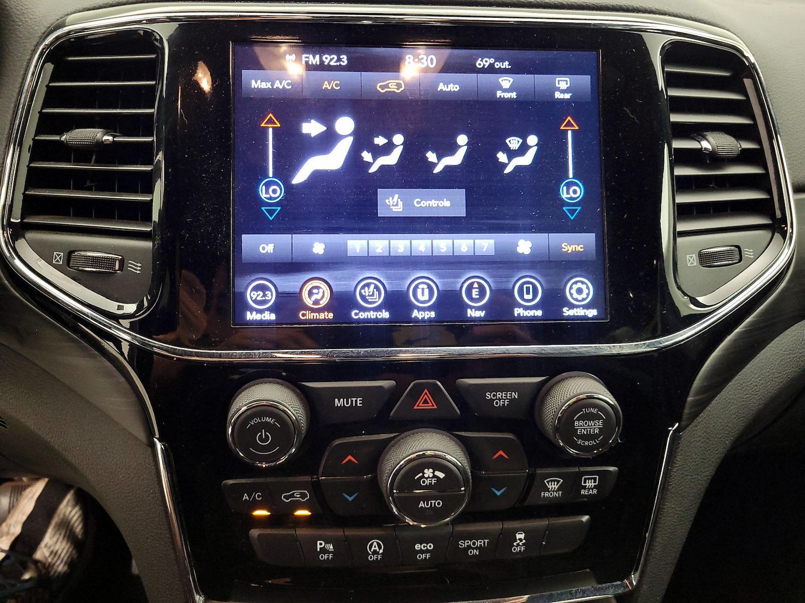 2020 Jeep Grand Cherokee Altitude - Photo 17