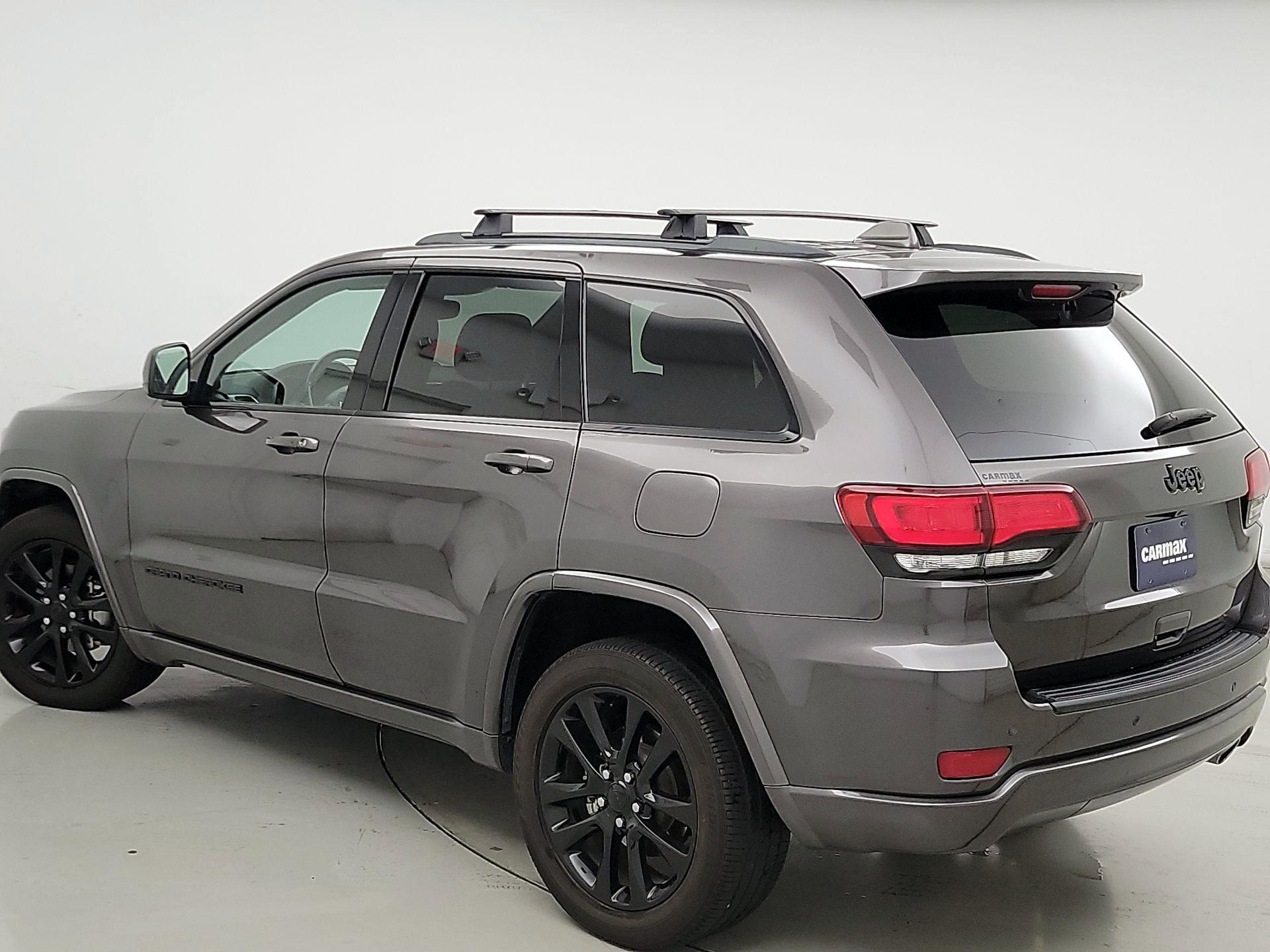 Thumbnail: 2020 Jeep Grand Cherokee - 7