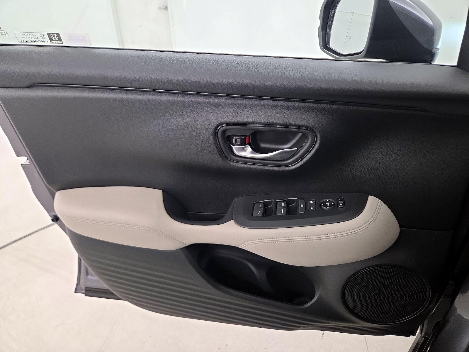2025 Honda HR-V LX - Photo 13