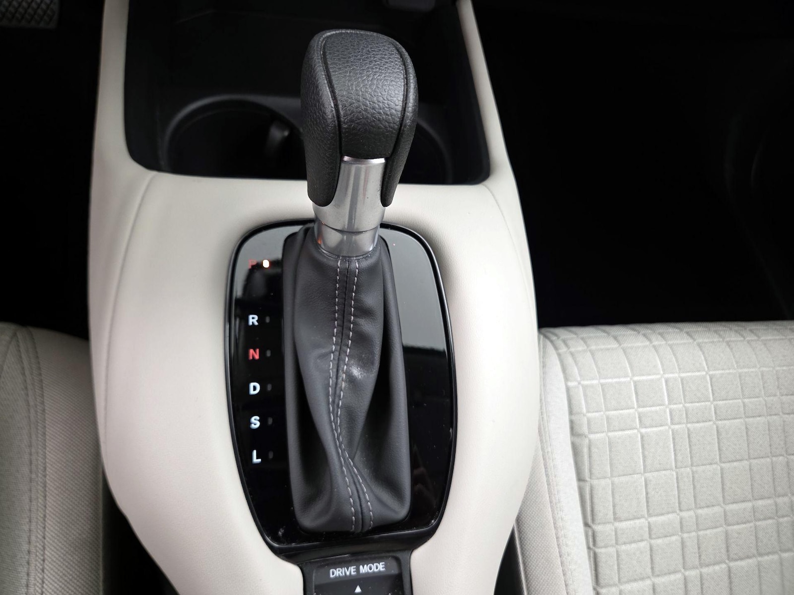 2025 Honda HR-V LX - Photo 18