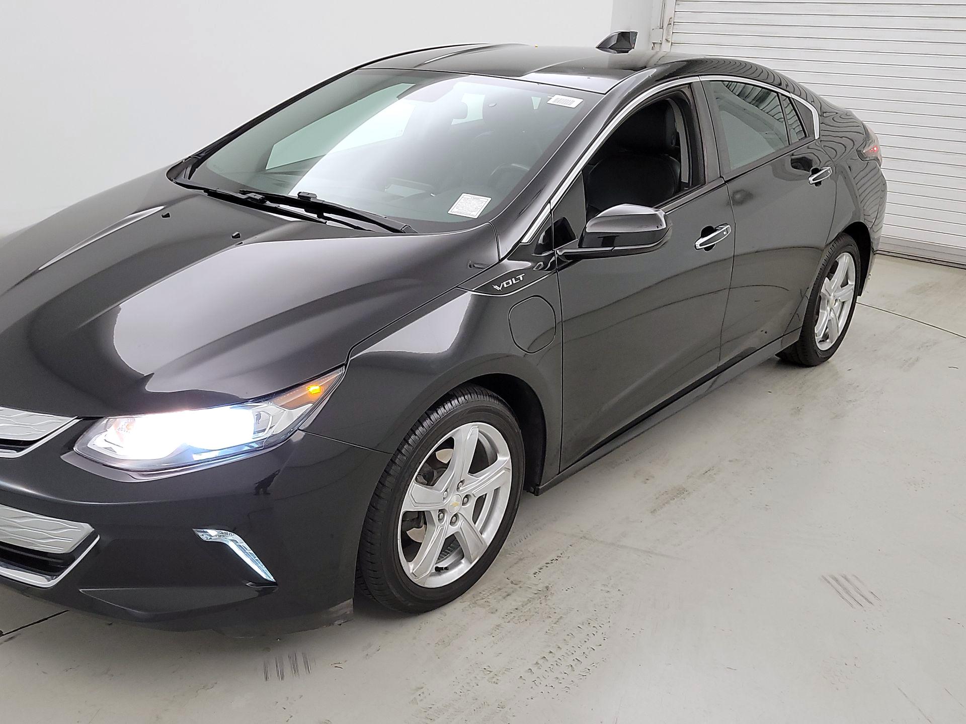 Thumbnail: 2018 Chevrolet Volt - 3