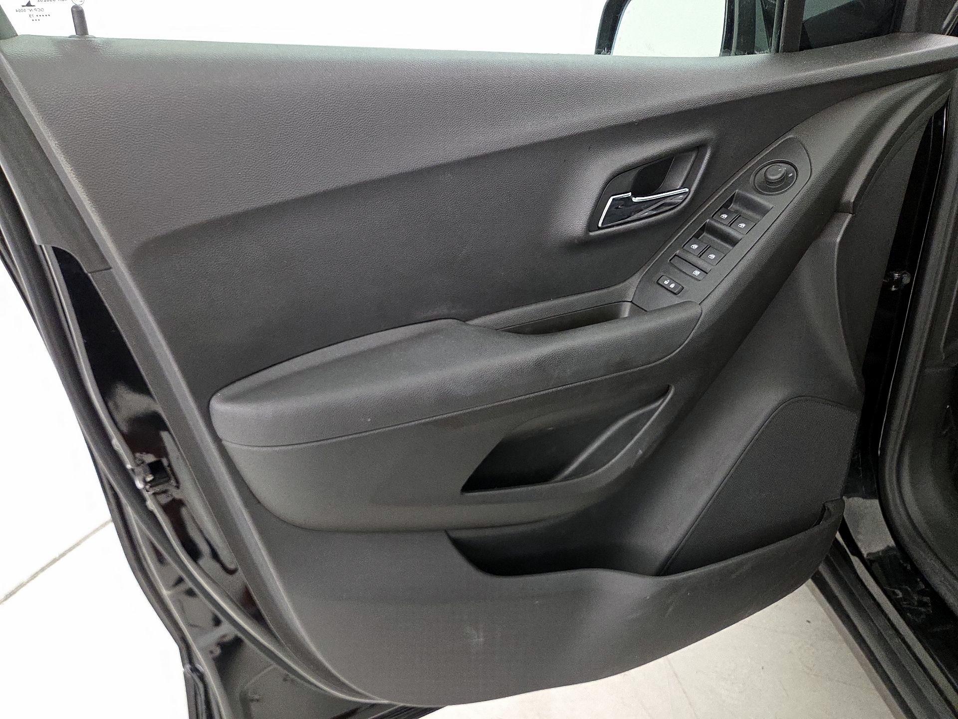 Thumbnail: 2019 Chevrolet Trax - 12