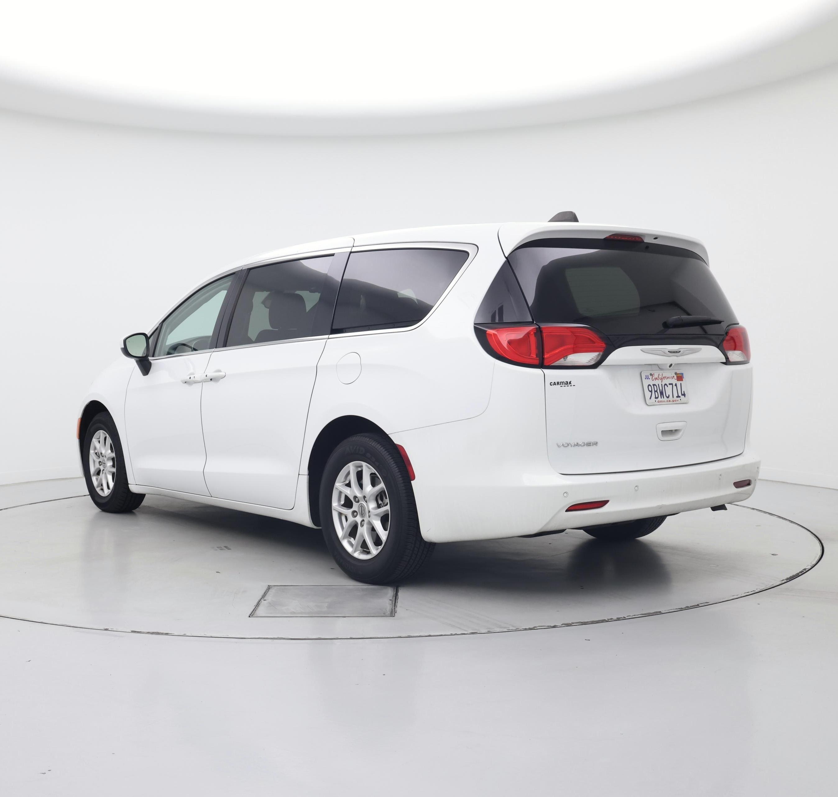 Thumbnail: 2022 Chrysler Voyager - 2