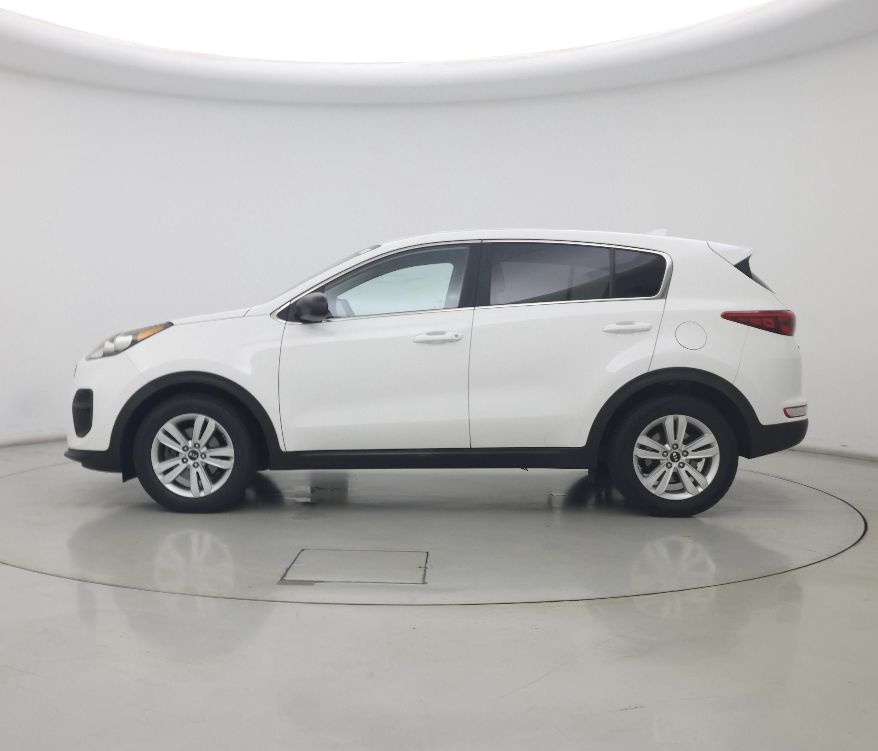 Thumbnail: 2017 Kia Sportage - 3