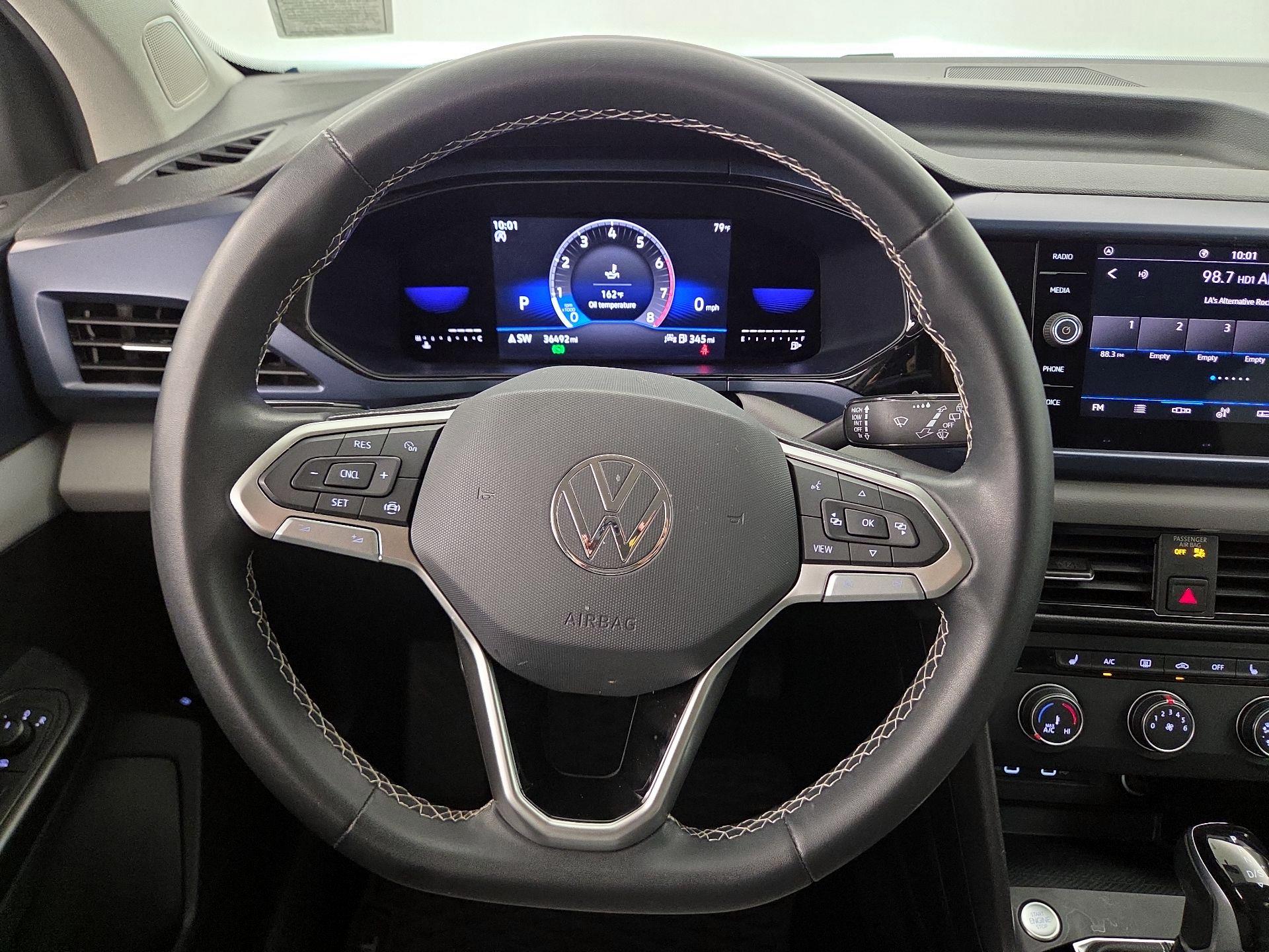 Thumbnail: 2022 Volkswagen Taos - 10