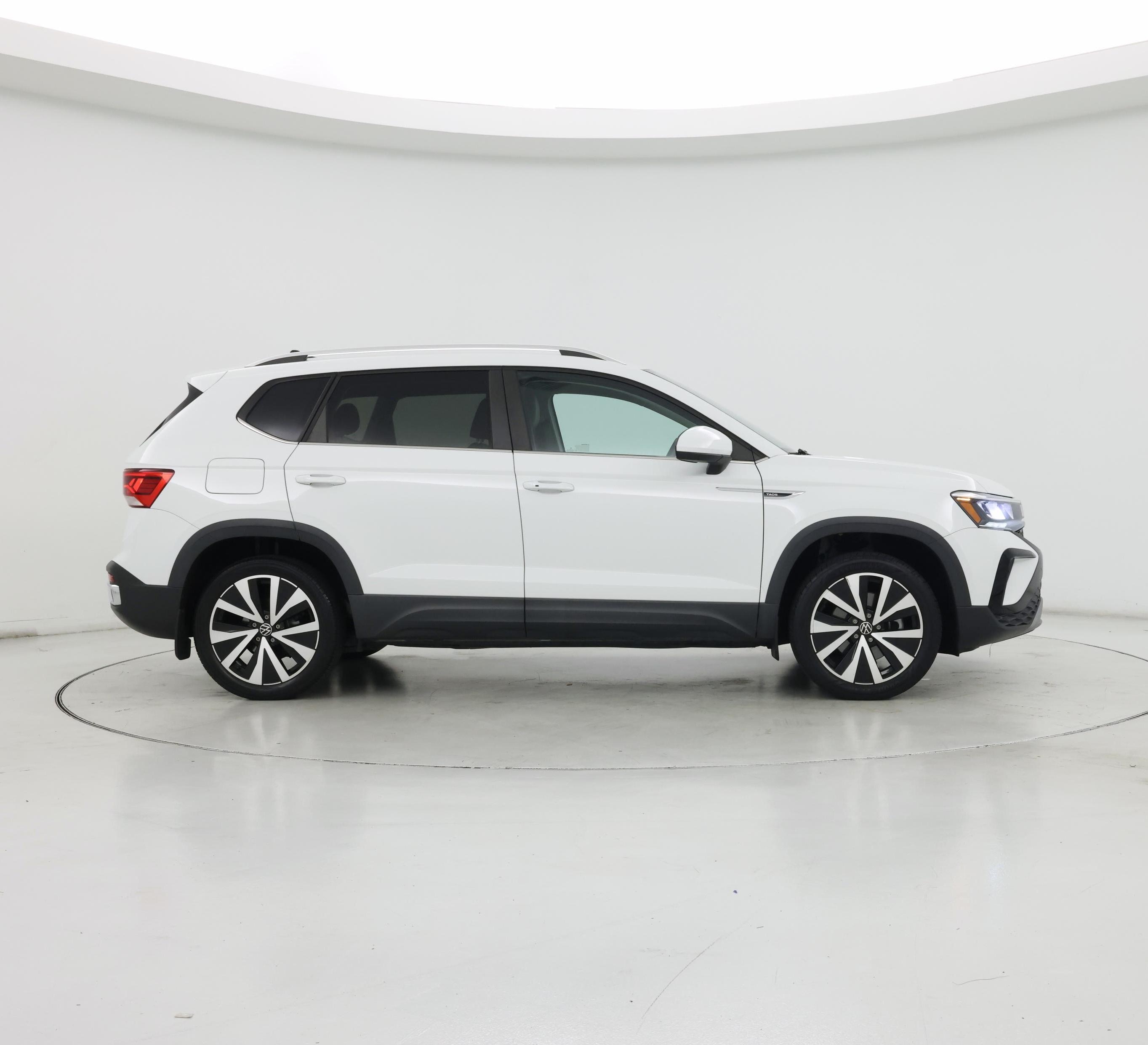 Thumbnail: 2022 Volkswagen Taos - 7