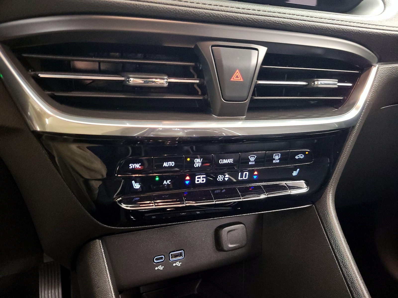 2024 Buick Encore GX Avenir - Photo 17