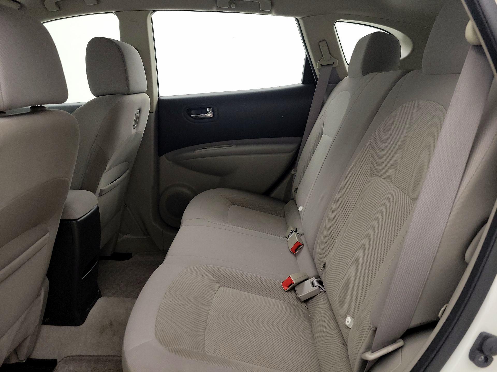 Thumbnail: 2015 Nissan Rogue - 16