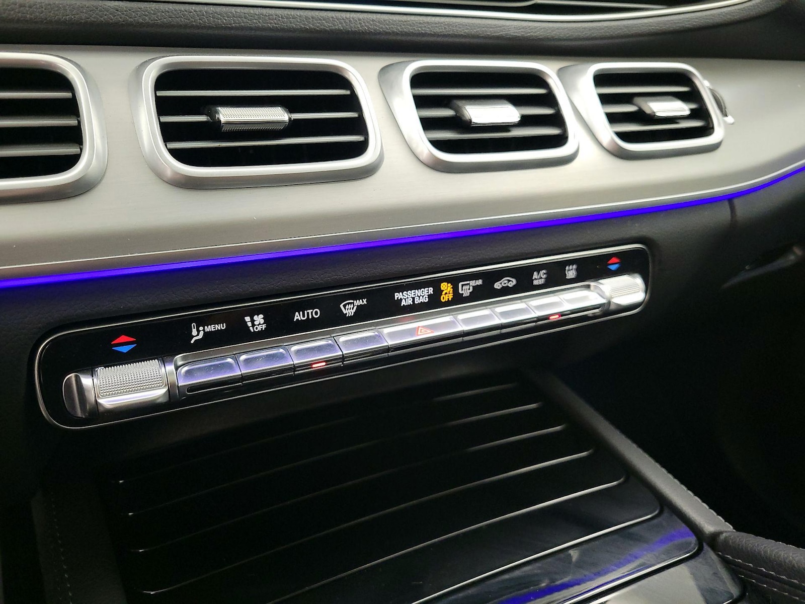 2025 Mercedes-Benz GLE GLE450E - Photo 17