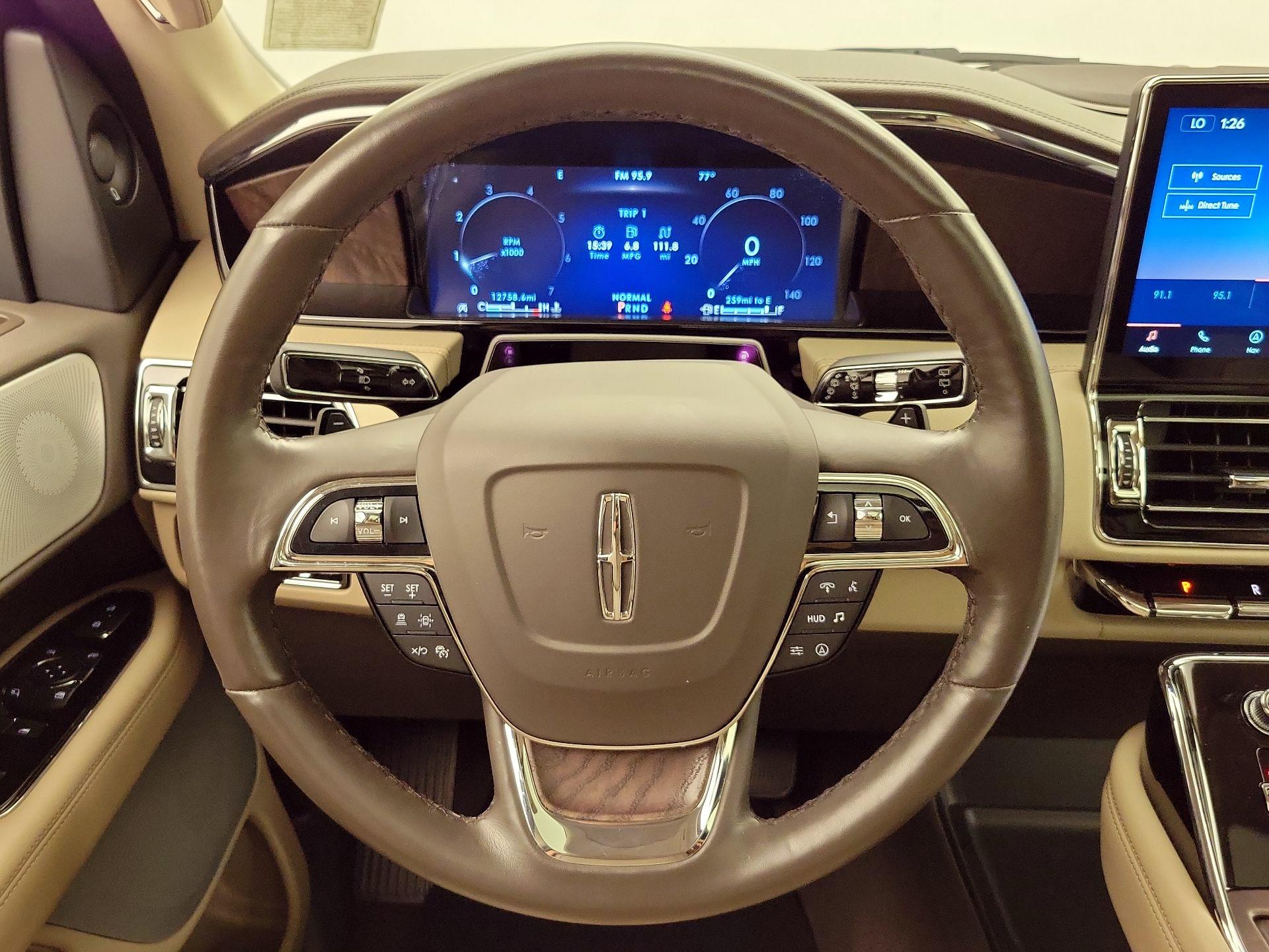 Thumbnail: 2024 Lincoln Navigator - 10