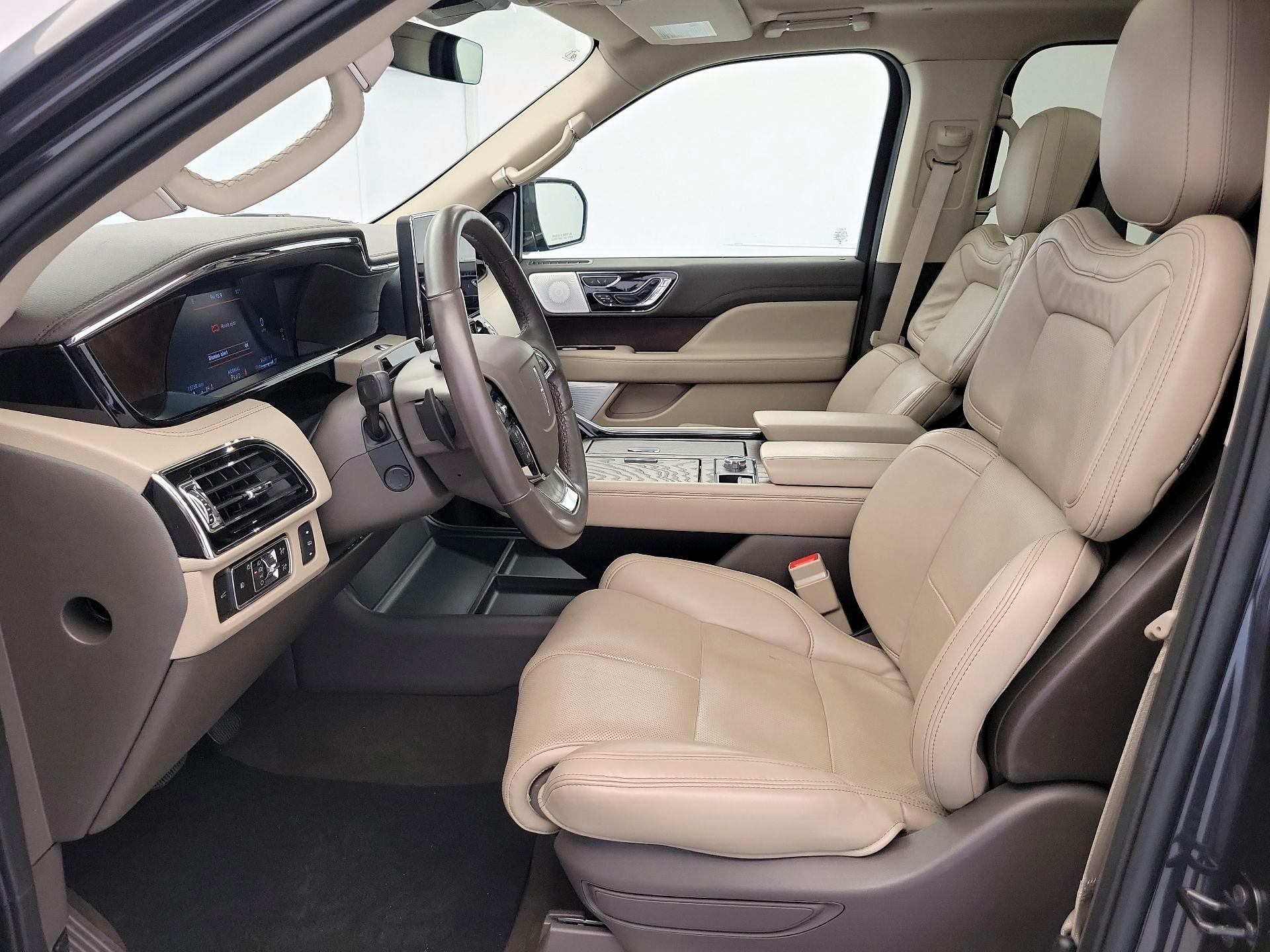 Thumbnail: 2024 Lincoln Navigator - 11