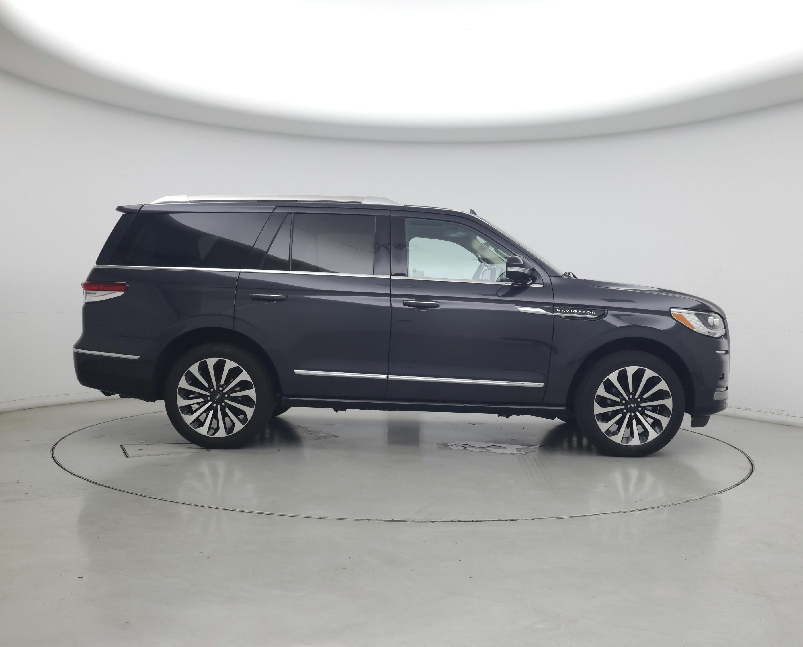 Thumbnail: 2024 Lincoln Navigator - 7