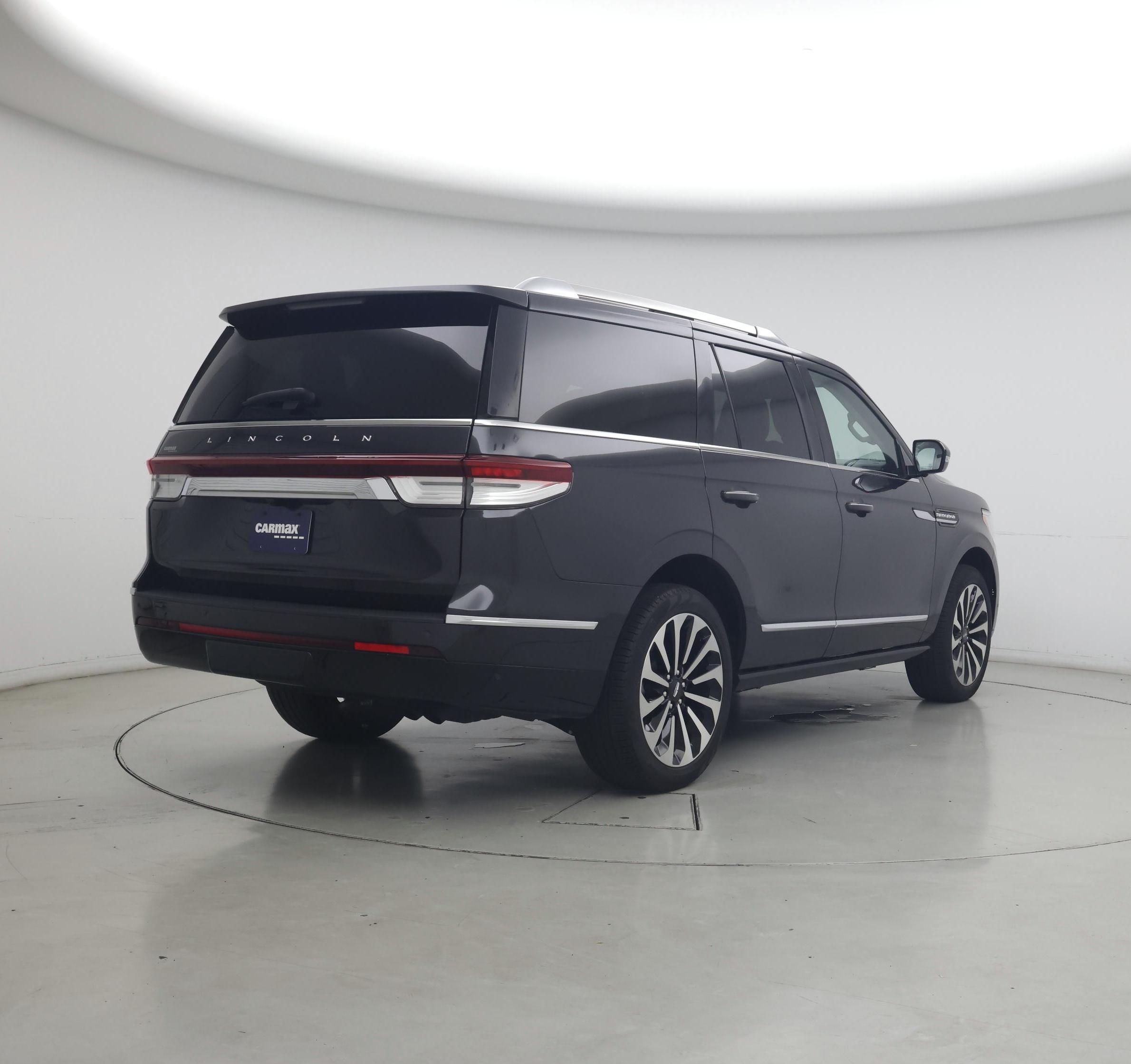 Thumbnail: 2024 Lincoln Navigator - 8