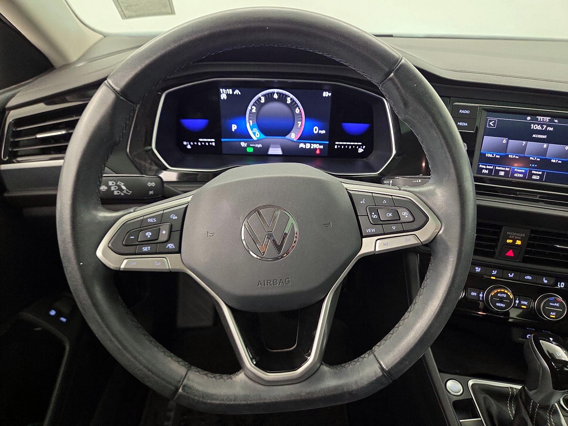 Thumbnail: 2022 Volkswagen Jetta - 10