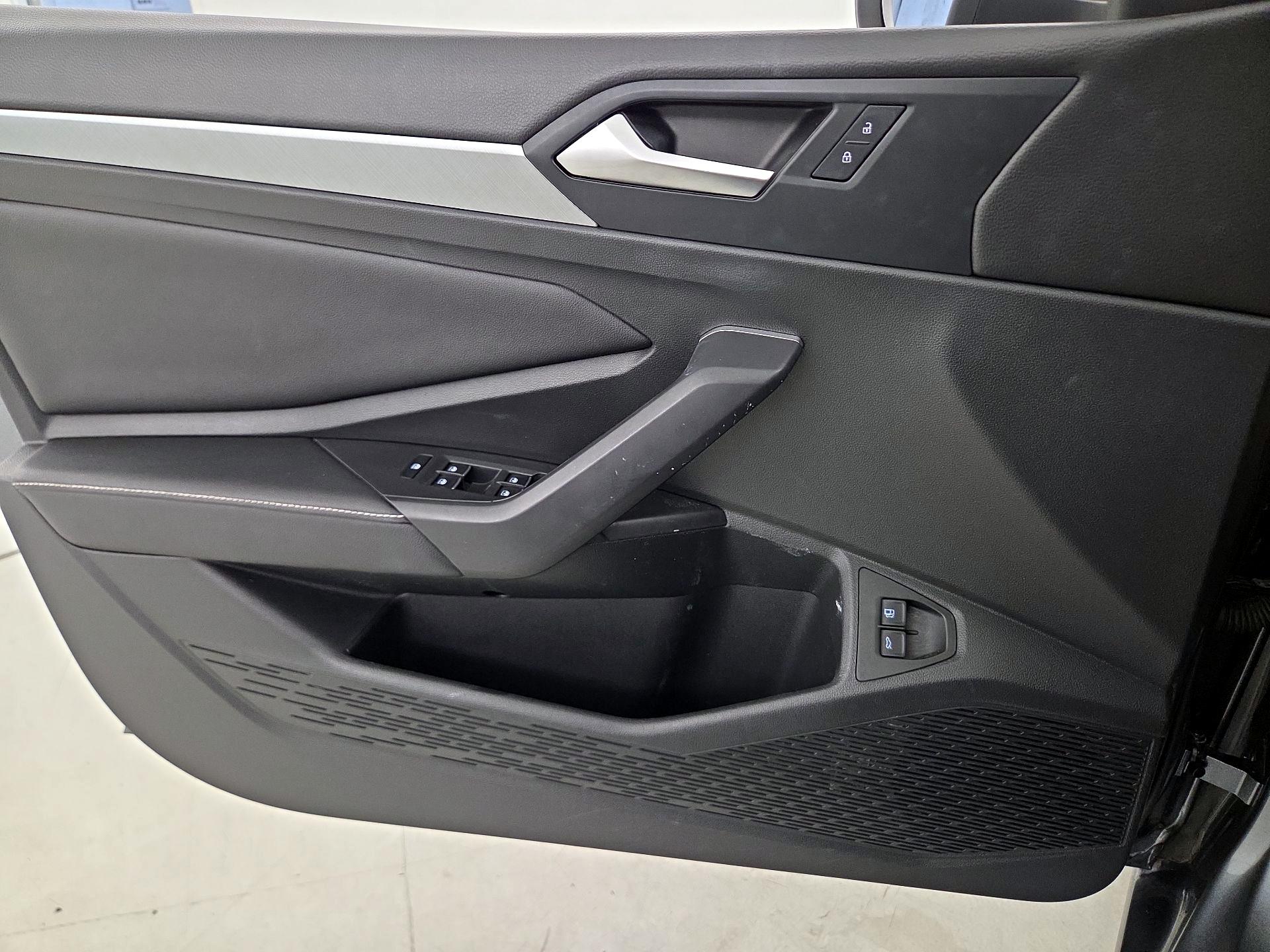 Thumbnail: 2022 Volkswagen Jetta - 12