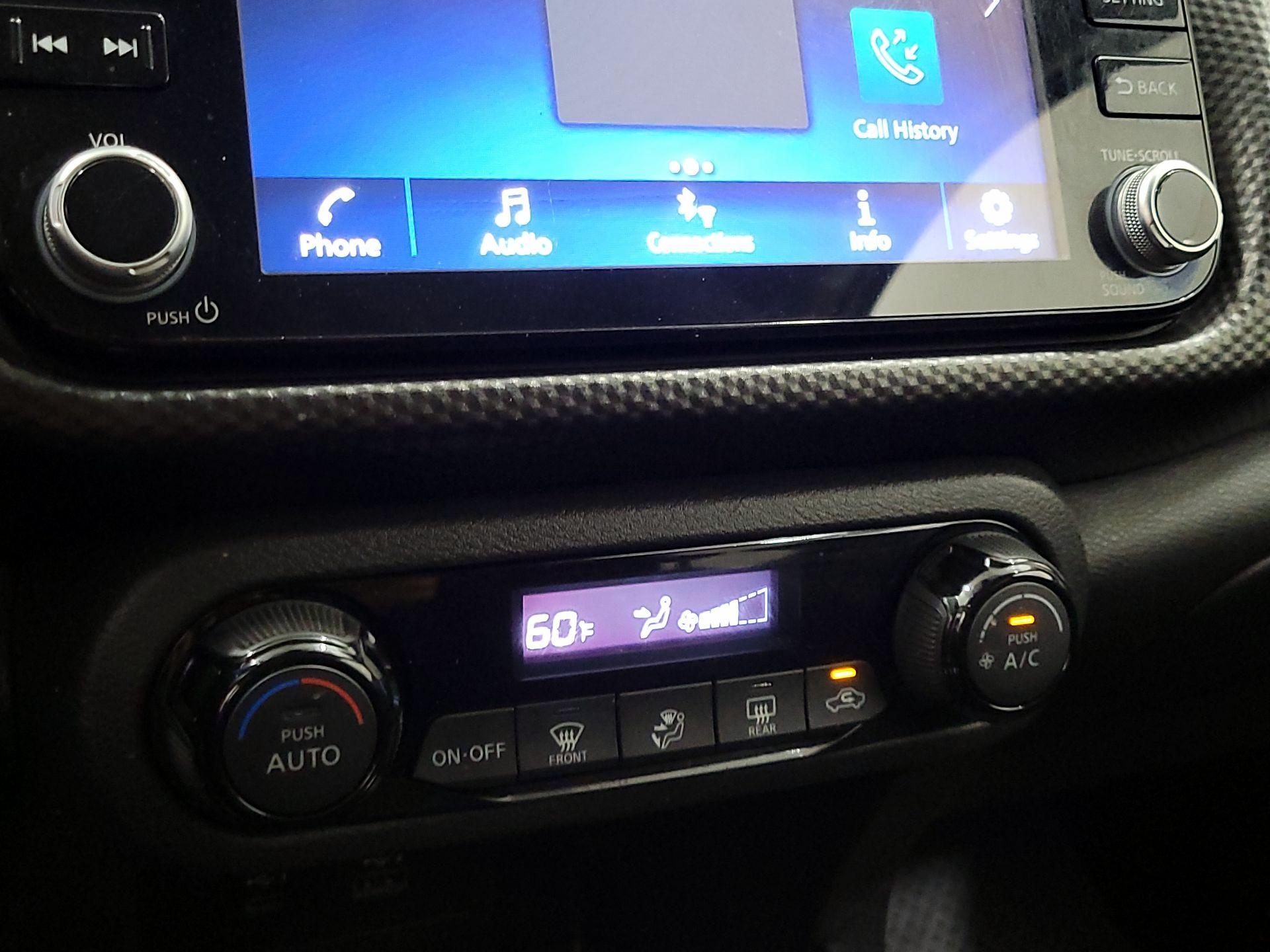 Thumbnail: 2021 Nissan Kicks - 16