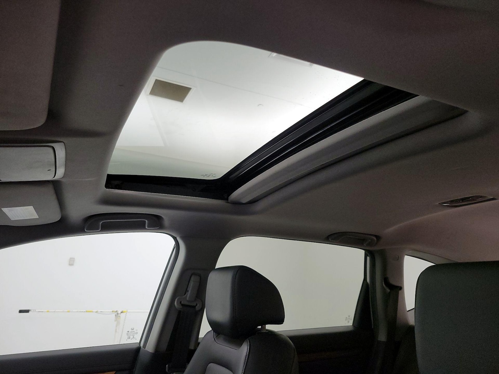 Sunroof(s) & Overhead Airbags