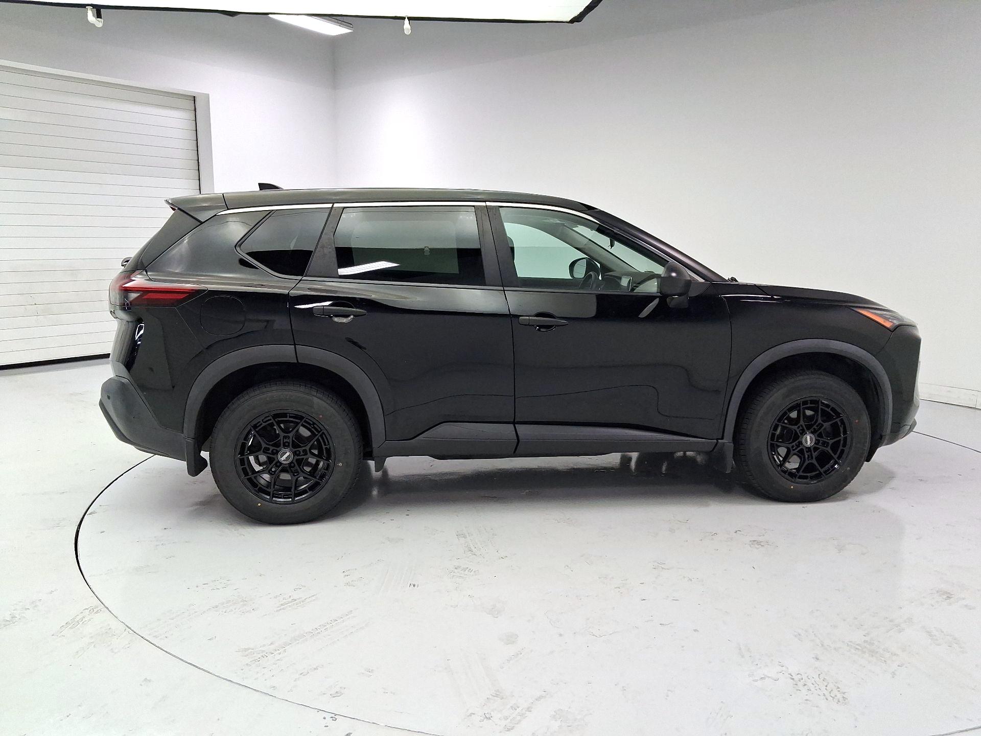 Thumbnail: 2021 Nissan Rogue - 4