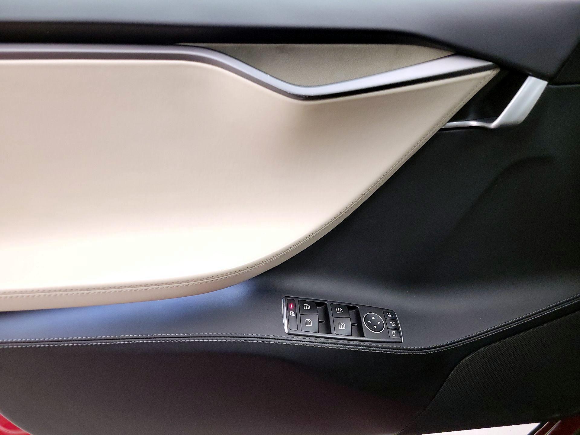 Thumbnail: 2020 Tesla Model S - 12