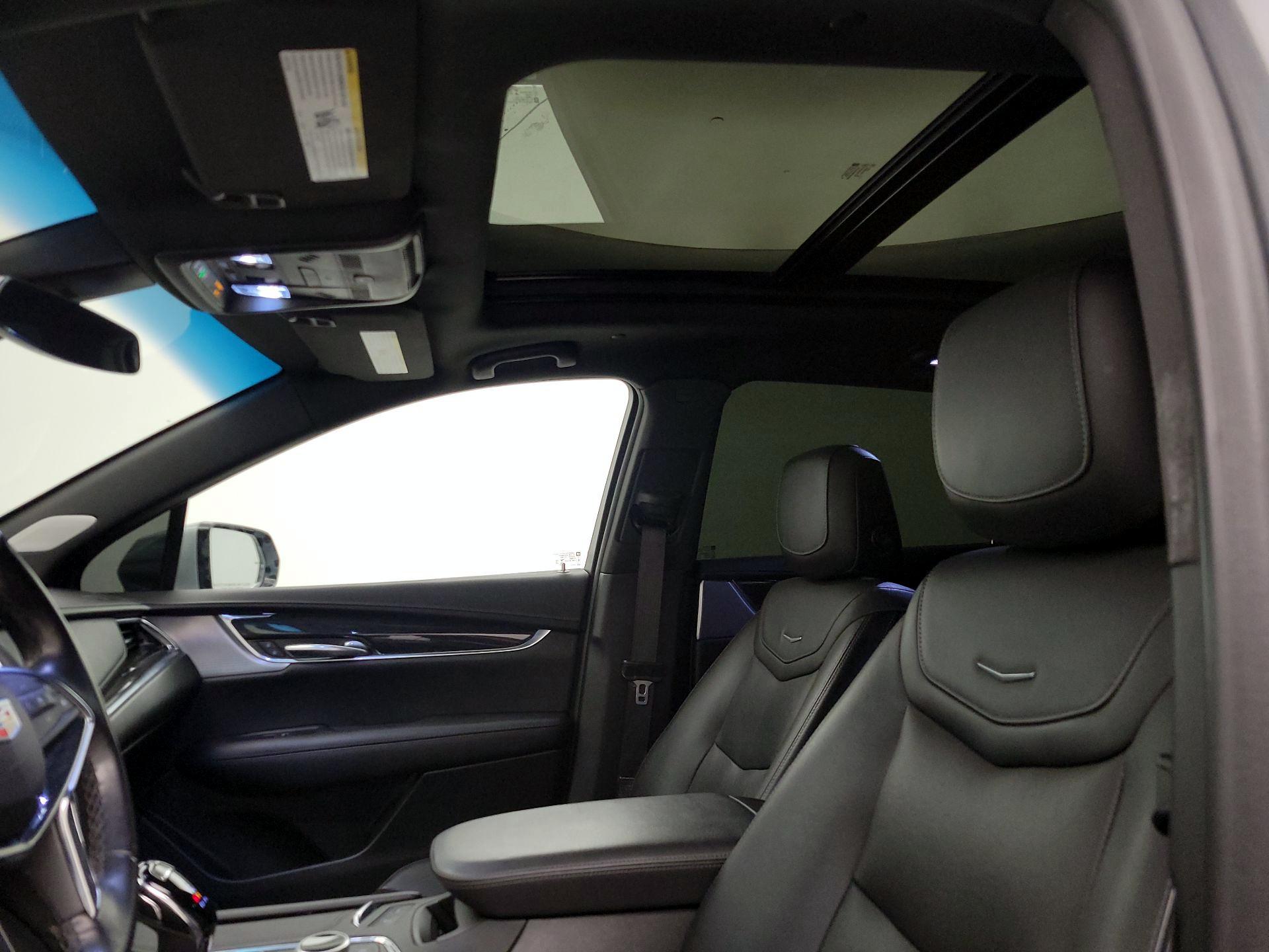 Thumbnail: 2023 Cadillac XT5 - 17
